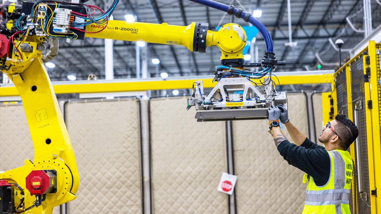 Training Employees to Work Alongside Robots — InnovateEnergy
