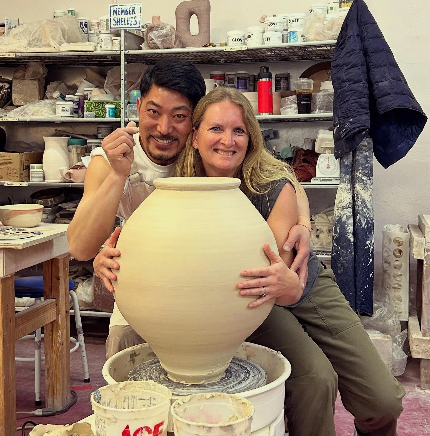 Thanks to @cassceramics, I was able to witness the amazing @moondobang demonstrate his ceramic expertise on Monday. It was truly masterful and so incredibly inspiring. I signed up for the demo in order to help with figuring out how to throw bigger an