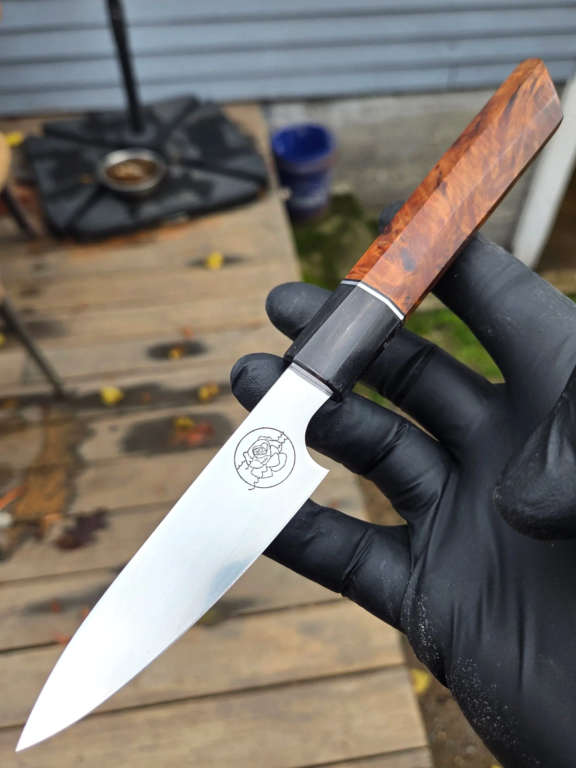 Sea-rose-knifeworks-parer-thuya-burl.jpg