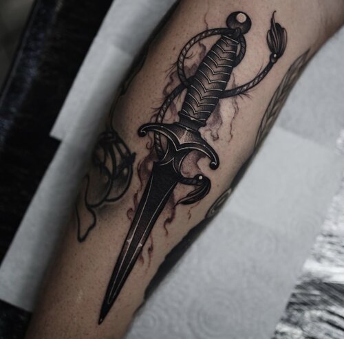MOTH AND FLAME TATTOO MOTH AND FLAME TATTOO