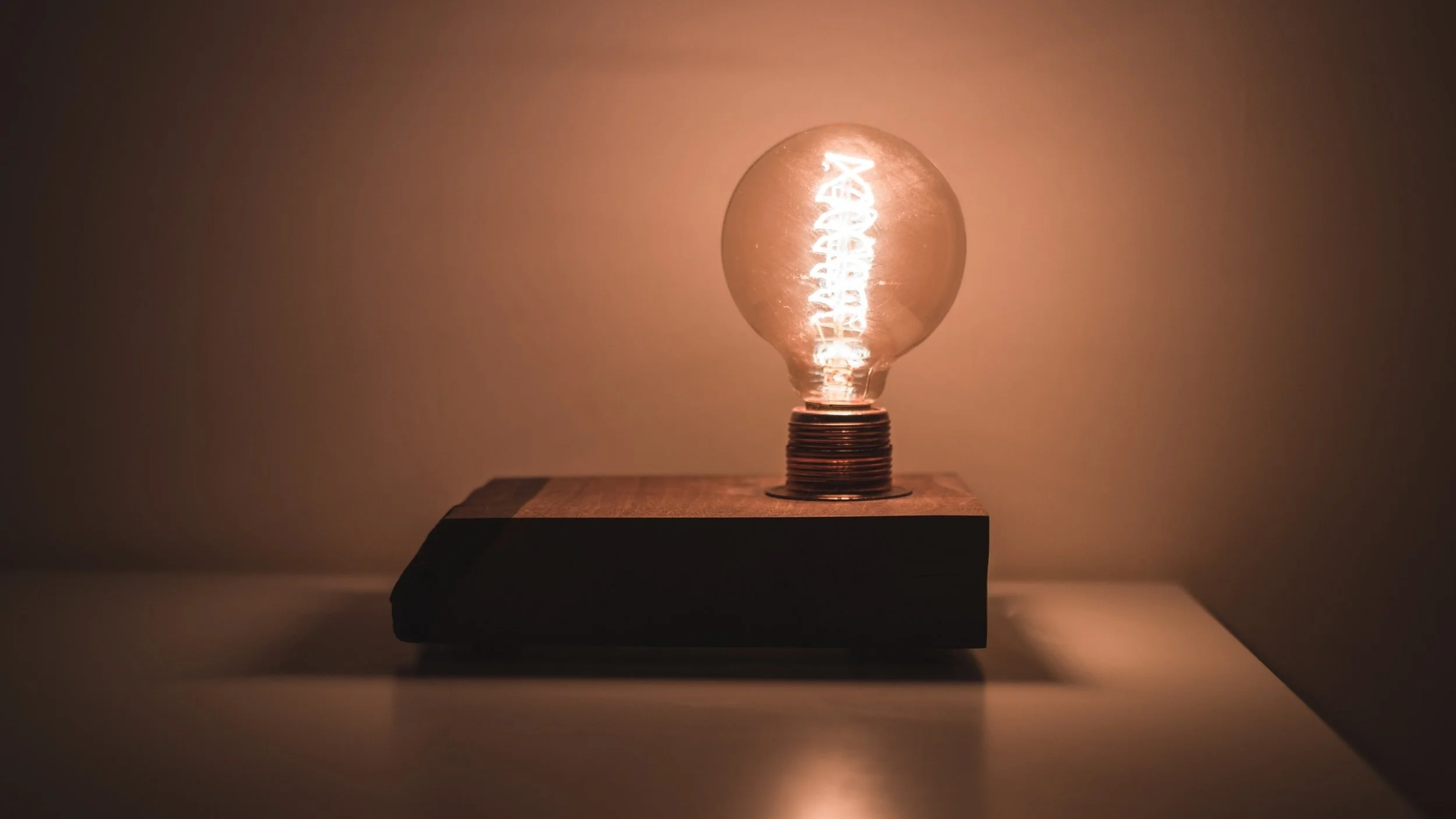 art-bulb-business-1252807.jpg