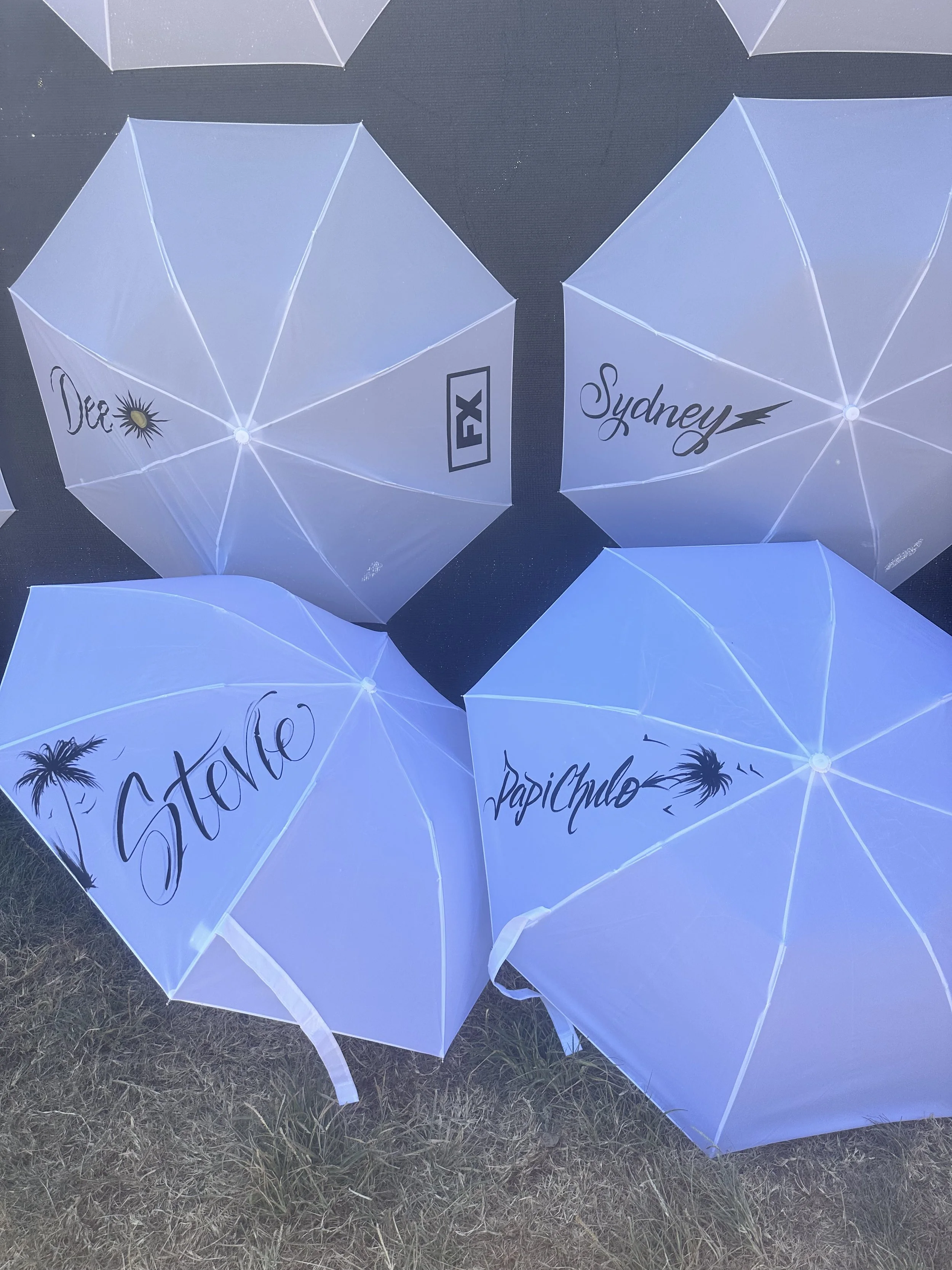 Graffiti Artists at Comic-Con San Diego: 4000 Custom Umbrellas in 4 Days!