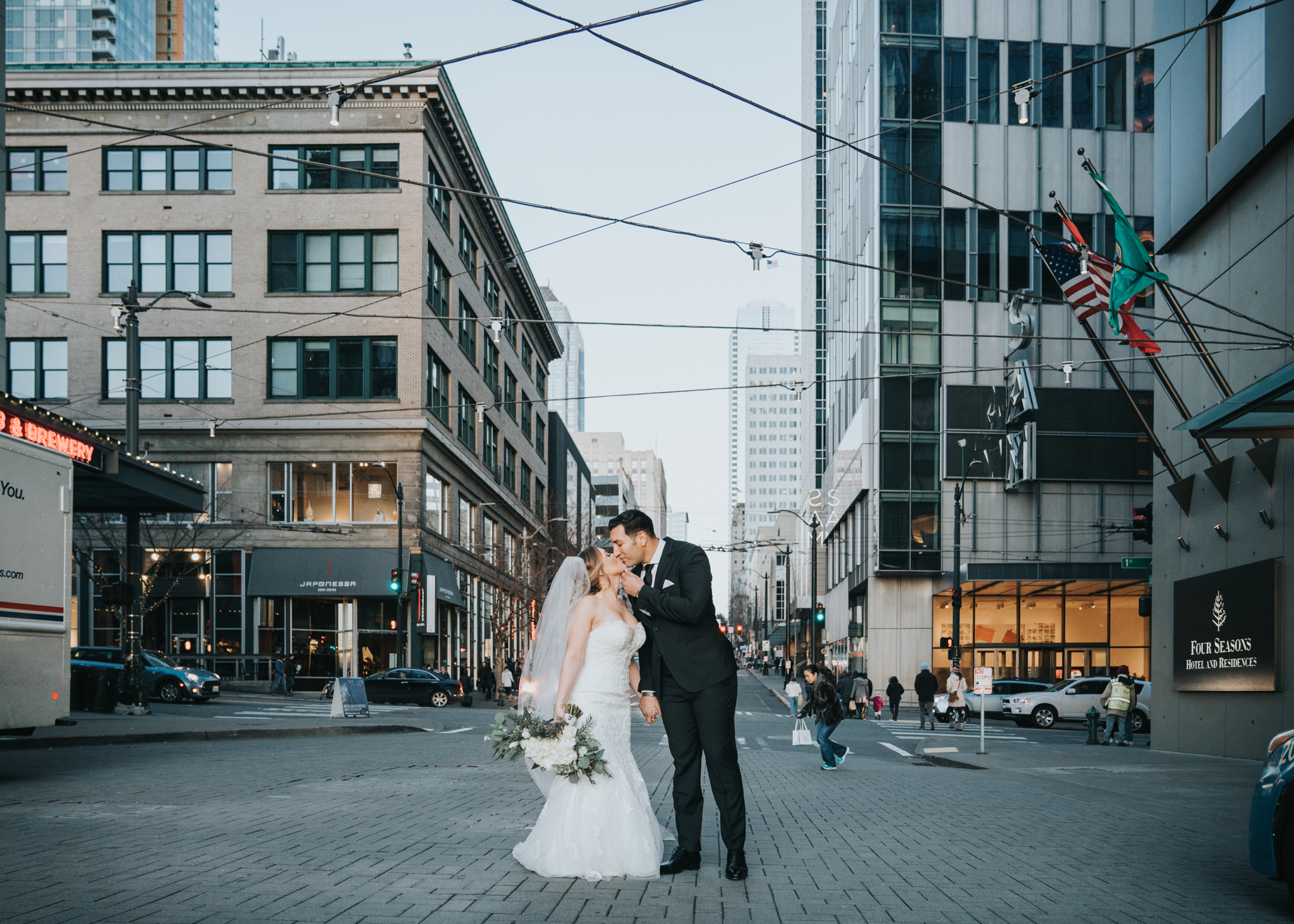 Kristen &amp; Mike - 4 Seasons, Seattle