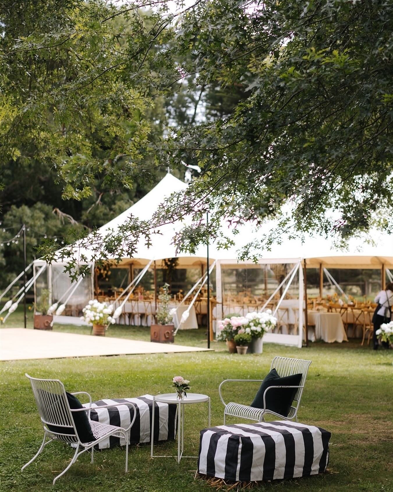 Garden wedding dreams 🙌 beneath our ancient trees 
⠀⠀⠀⠀⠀⠀⠀⠀⠀
⠀⠀⠀⠀⠀⠀⠀⠀⠀
Claire &amp; Brady&rsquo;s gorgeous day captured by @smithandarcher