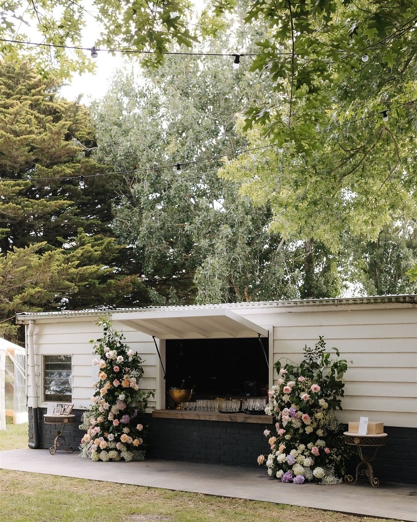 Garden bar 🥂 After the ceremony &amp; nestled beneath our majestic pin oaks, guests are greeted with a glass of something chilled &amp; sparkling, inviting them to relax &amp; celebrate, while you make the most of golden hour, strolling the grounds 