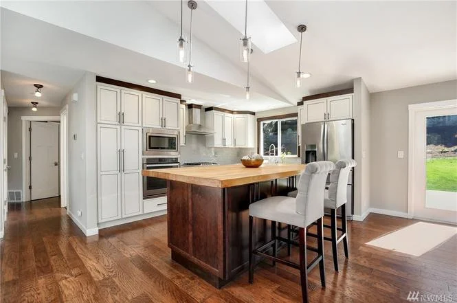 $769,000 Residence in Kenmore