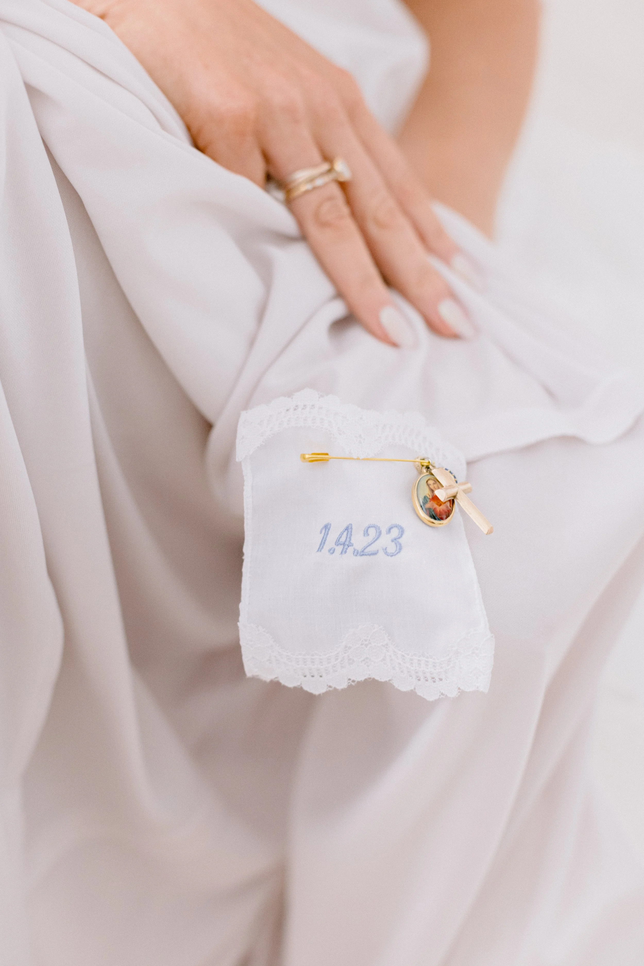 2022.04.01-D&J-BridalPrep-140.jpg