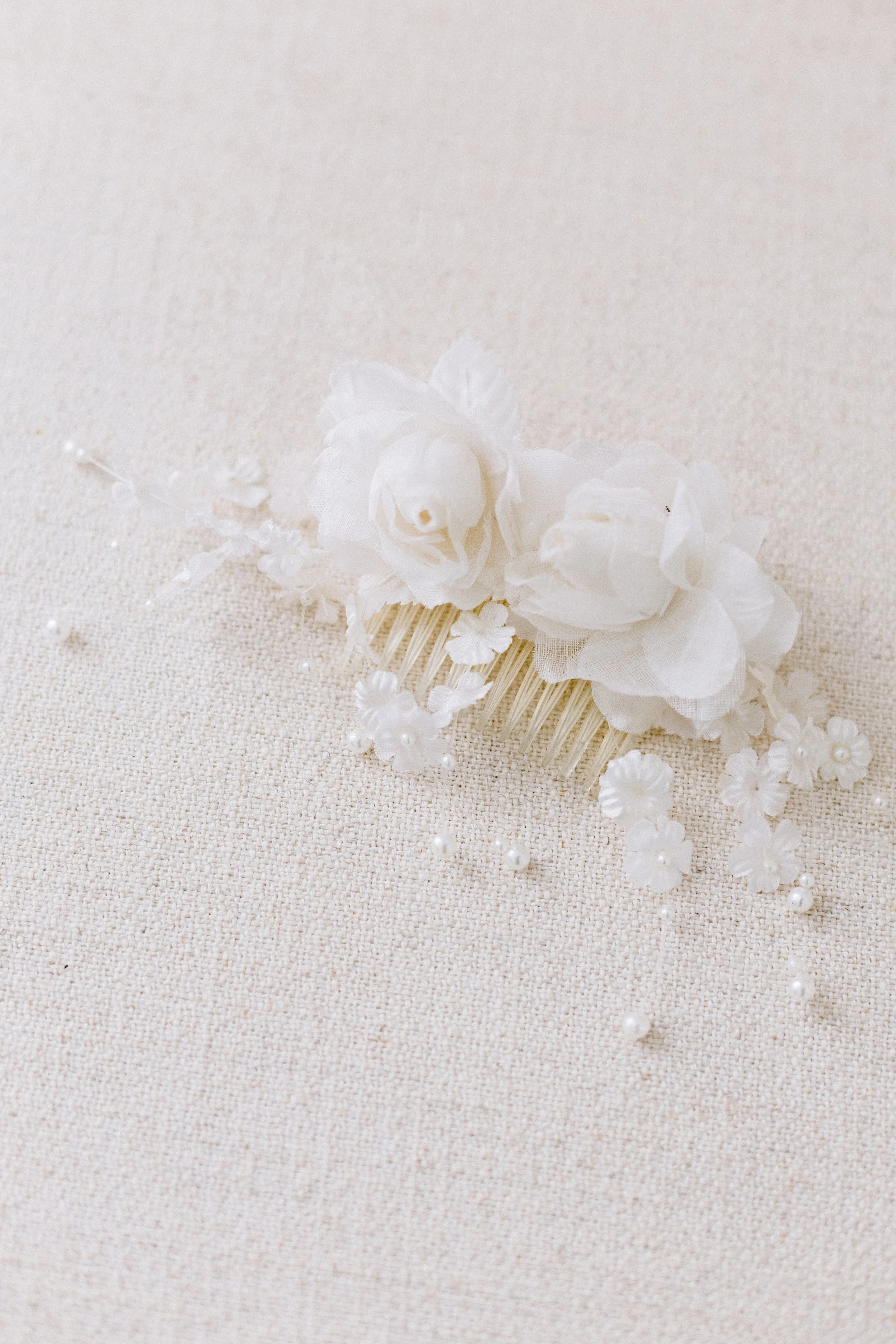 2022.04.01-D&J-BridalPrep-7.jpg