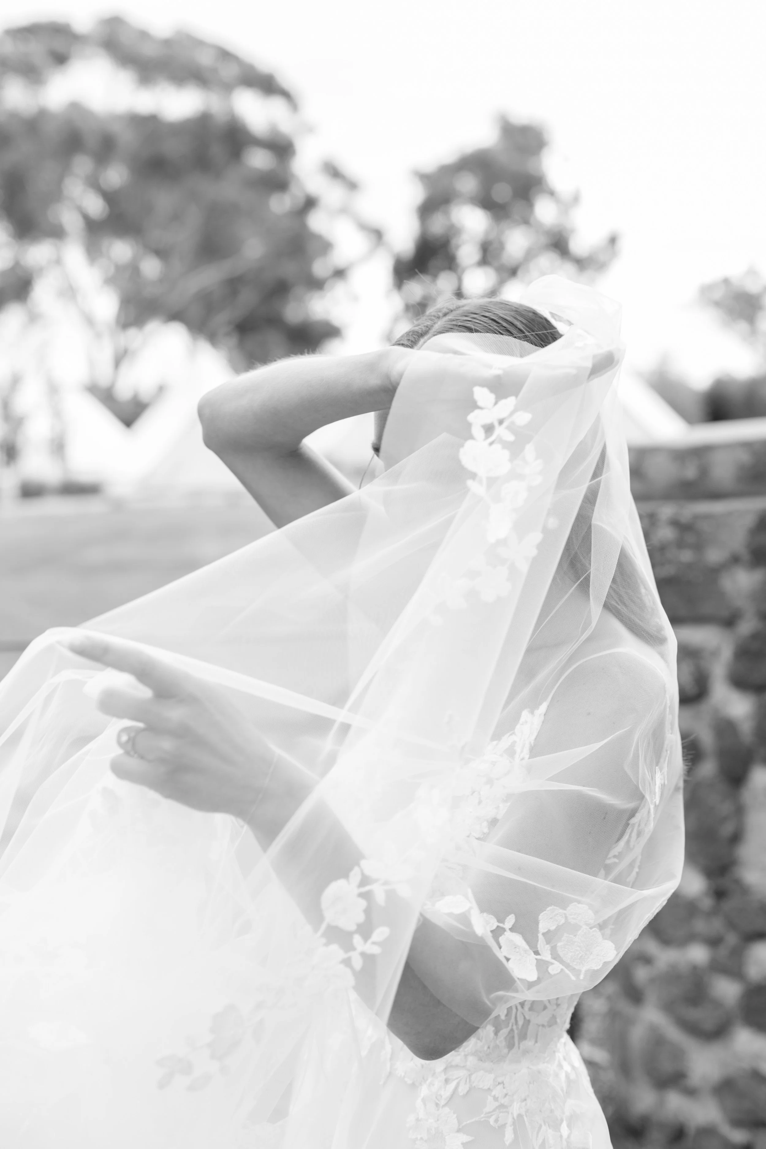 2022.04.01-D&J-BridalPortraits-96-2.jpg