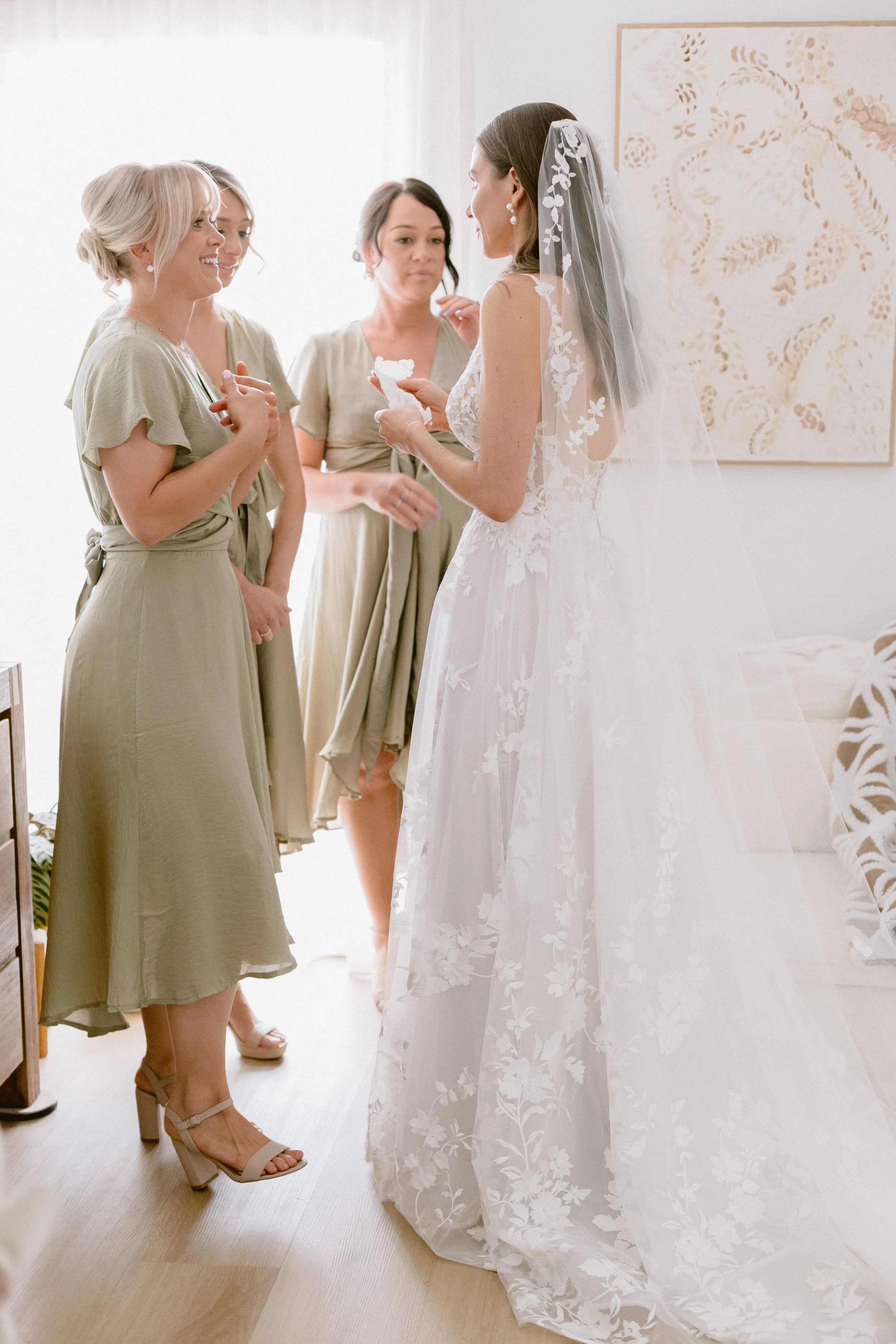 2022.04.01-D&J-BridalPrep-121.jpg