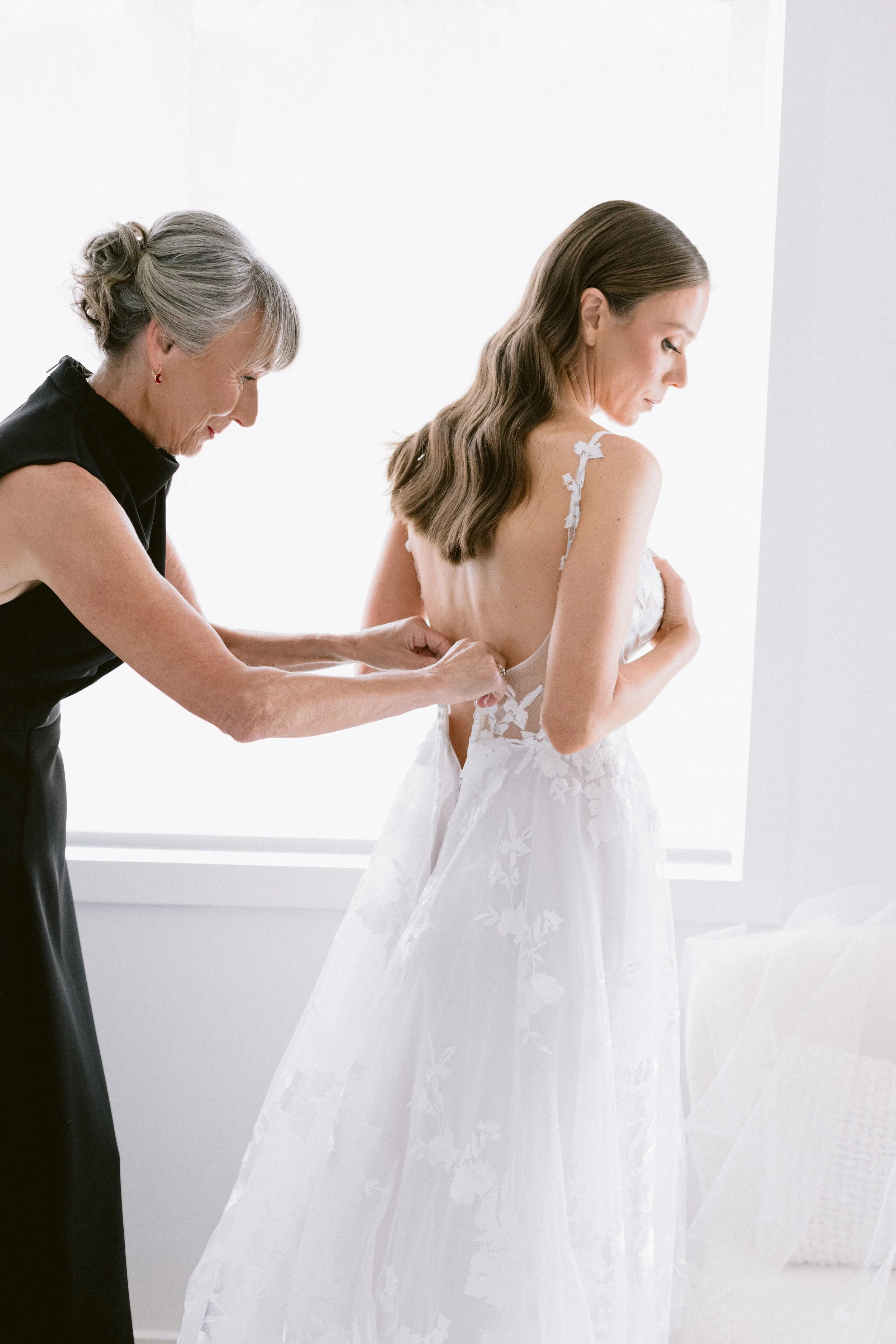 2022.04.01-D&J-BridalPrep-33.jpg