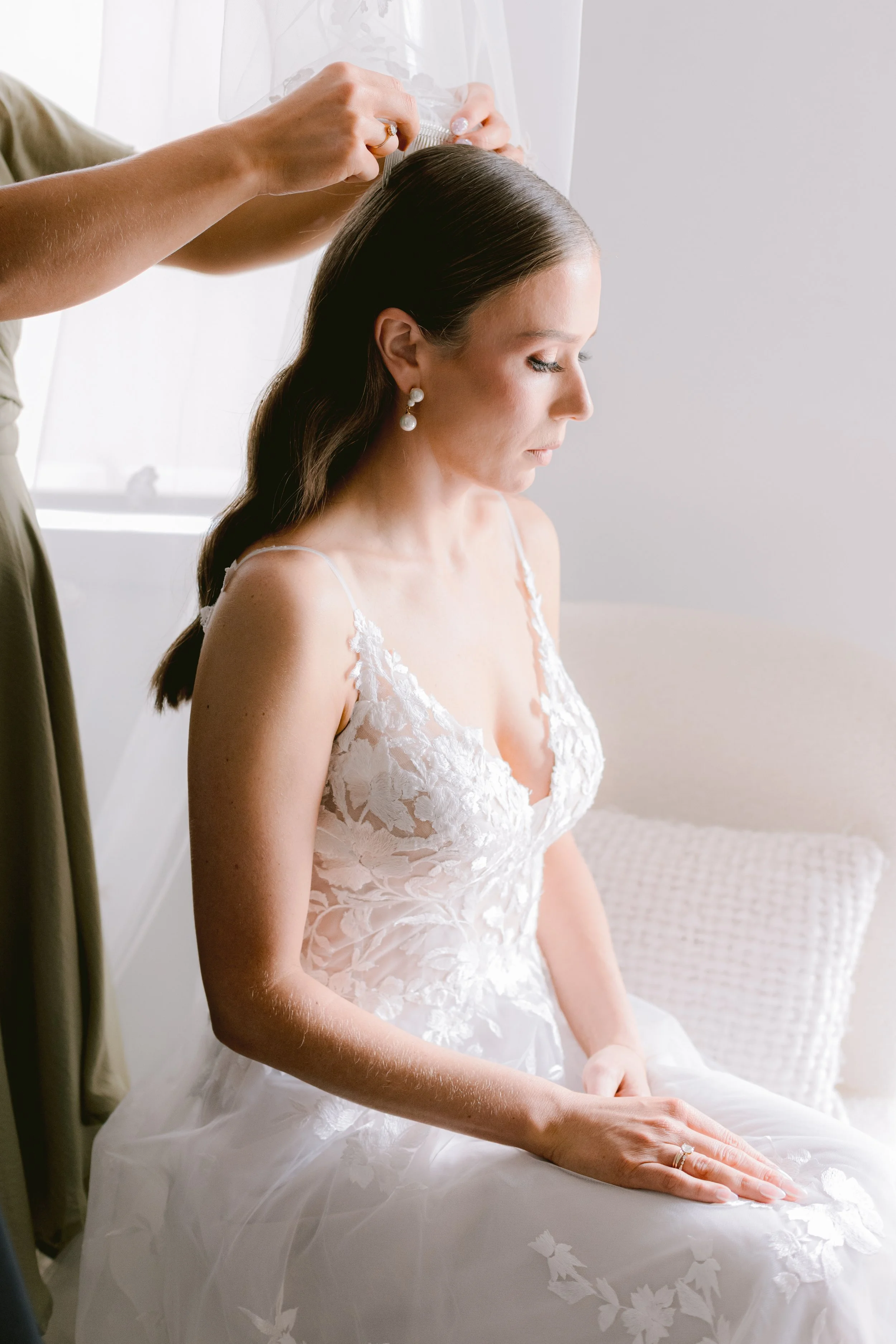 2022.04.01-D&J-BridalPrep-83.jpg