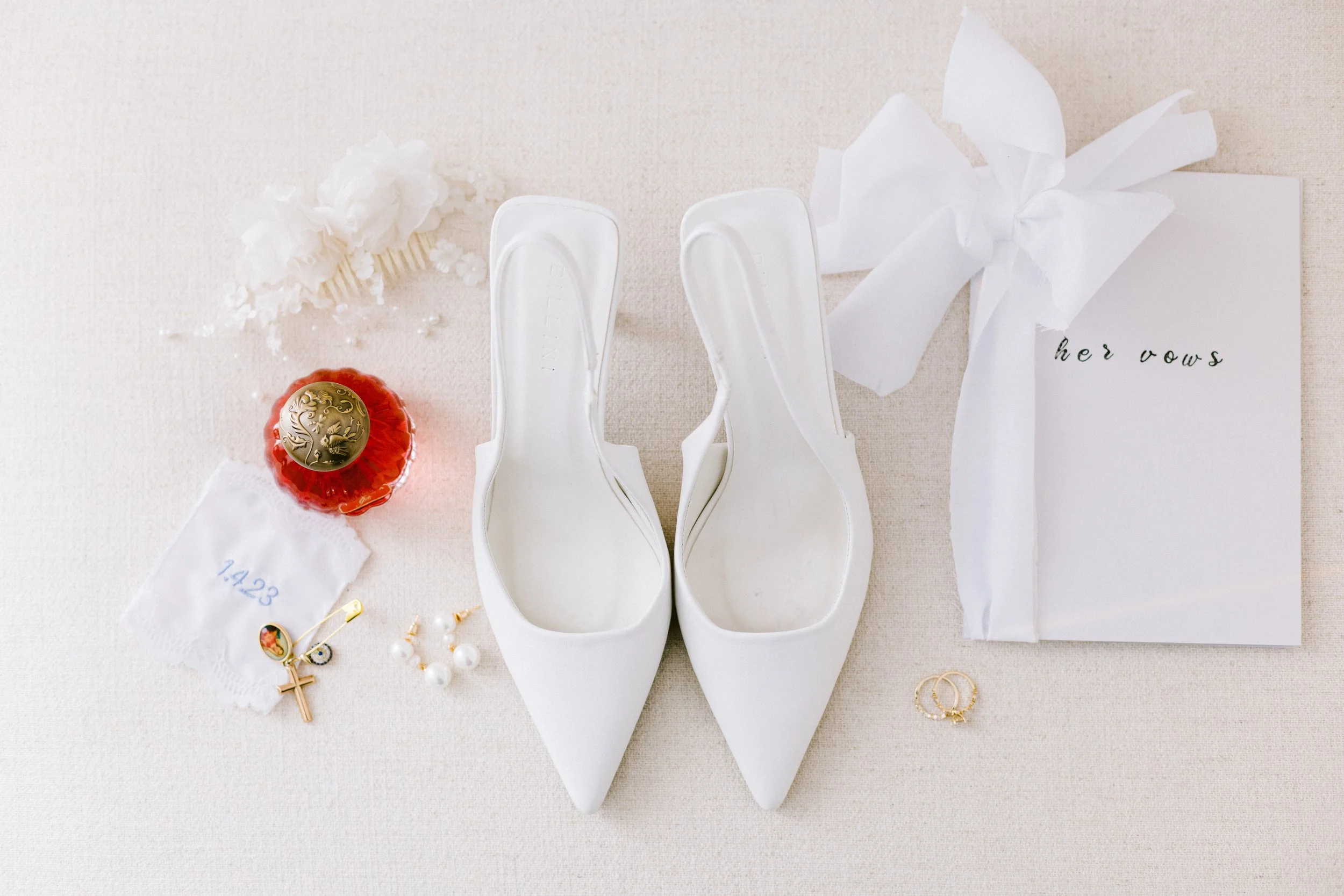 2022.04.01-D&J-BridalPrep-13.jpg