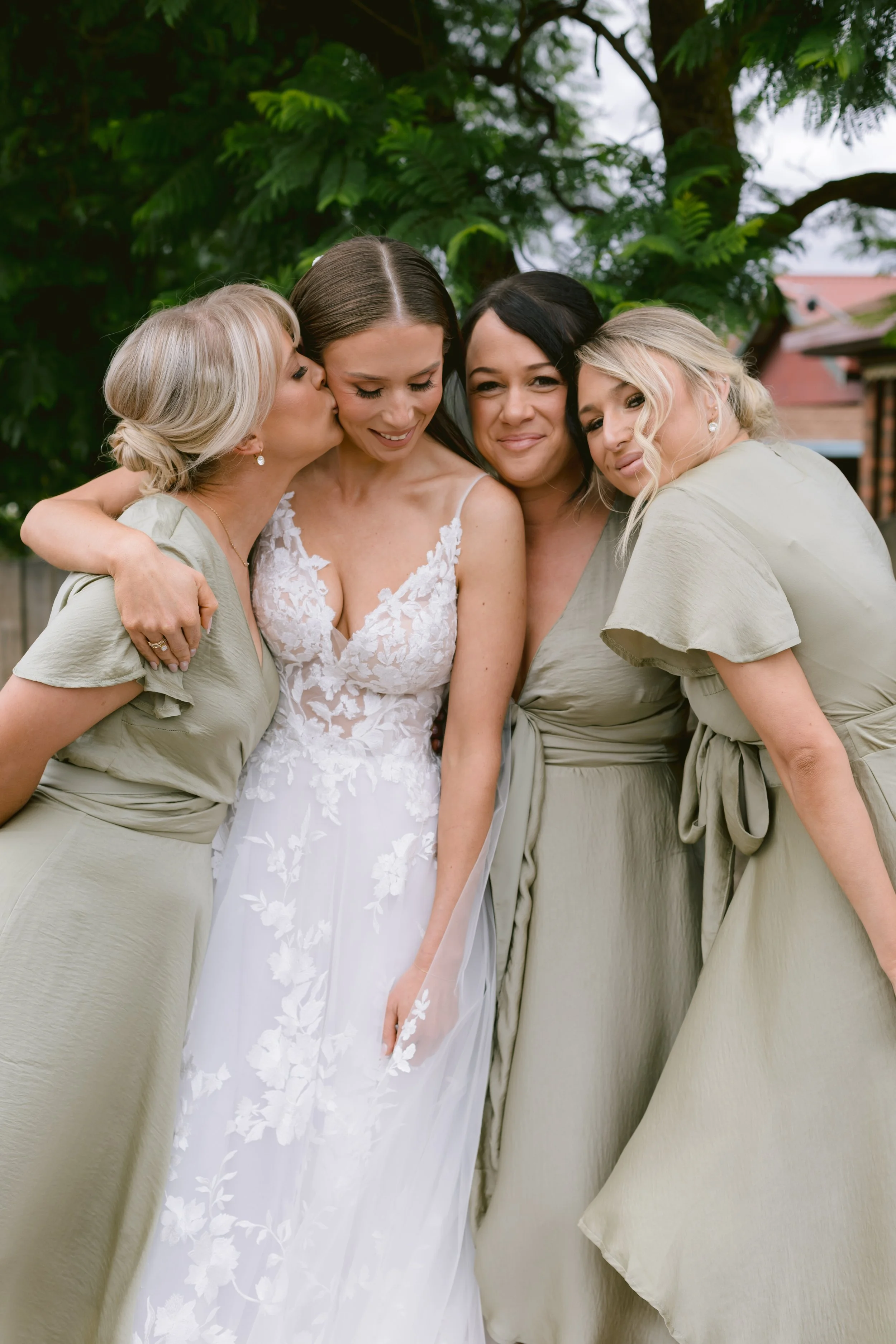 2022.04.01-D&J-BridalPrep-188.jpg