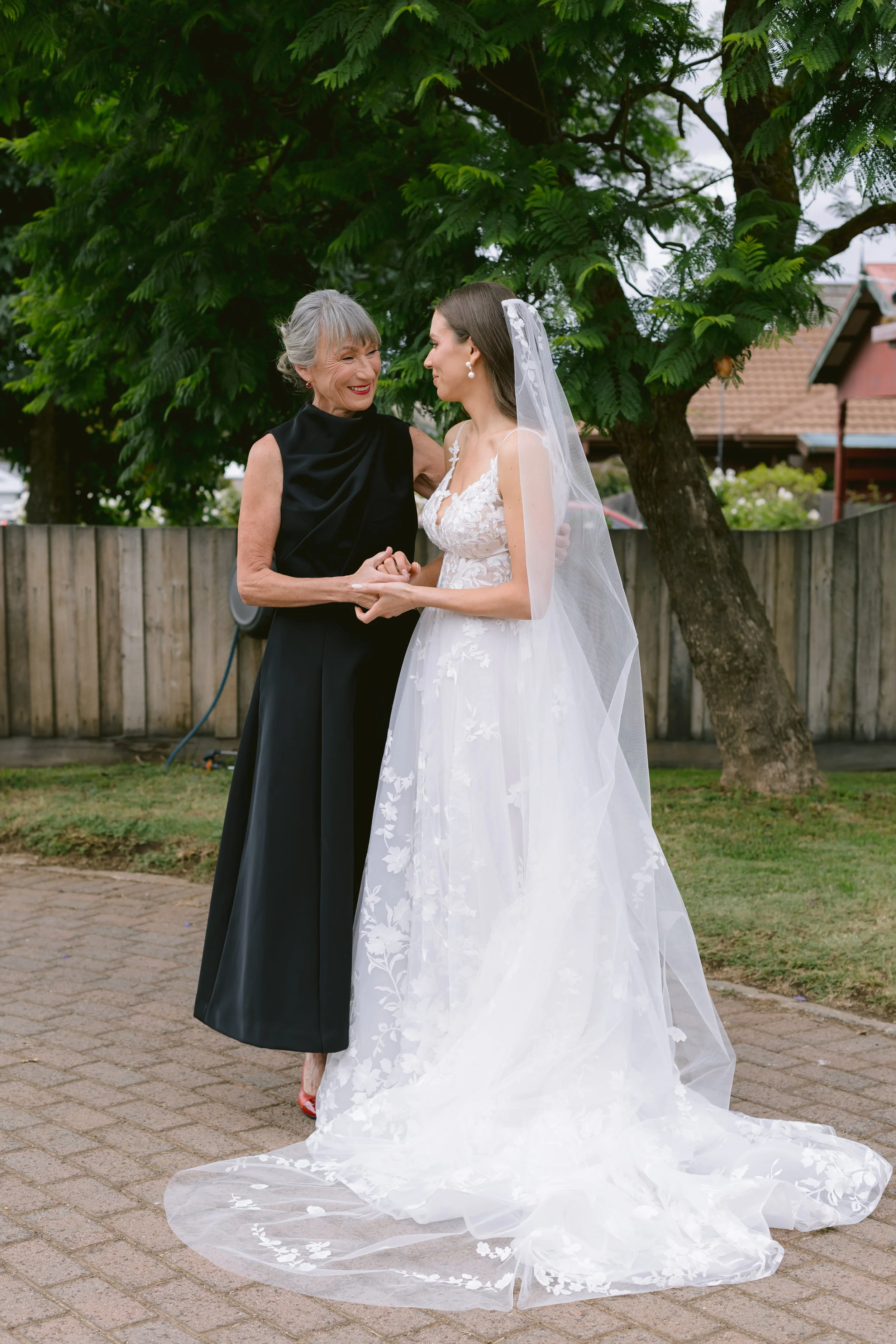 2022.04.01-D&J-BridalPrep-168.jpg