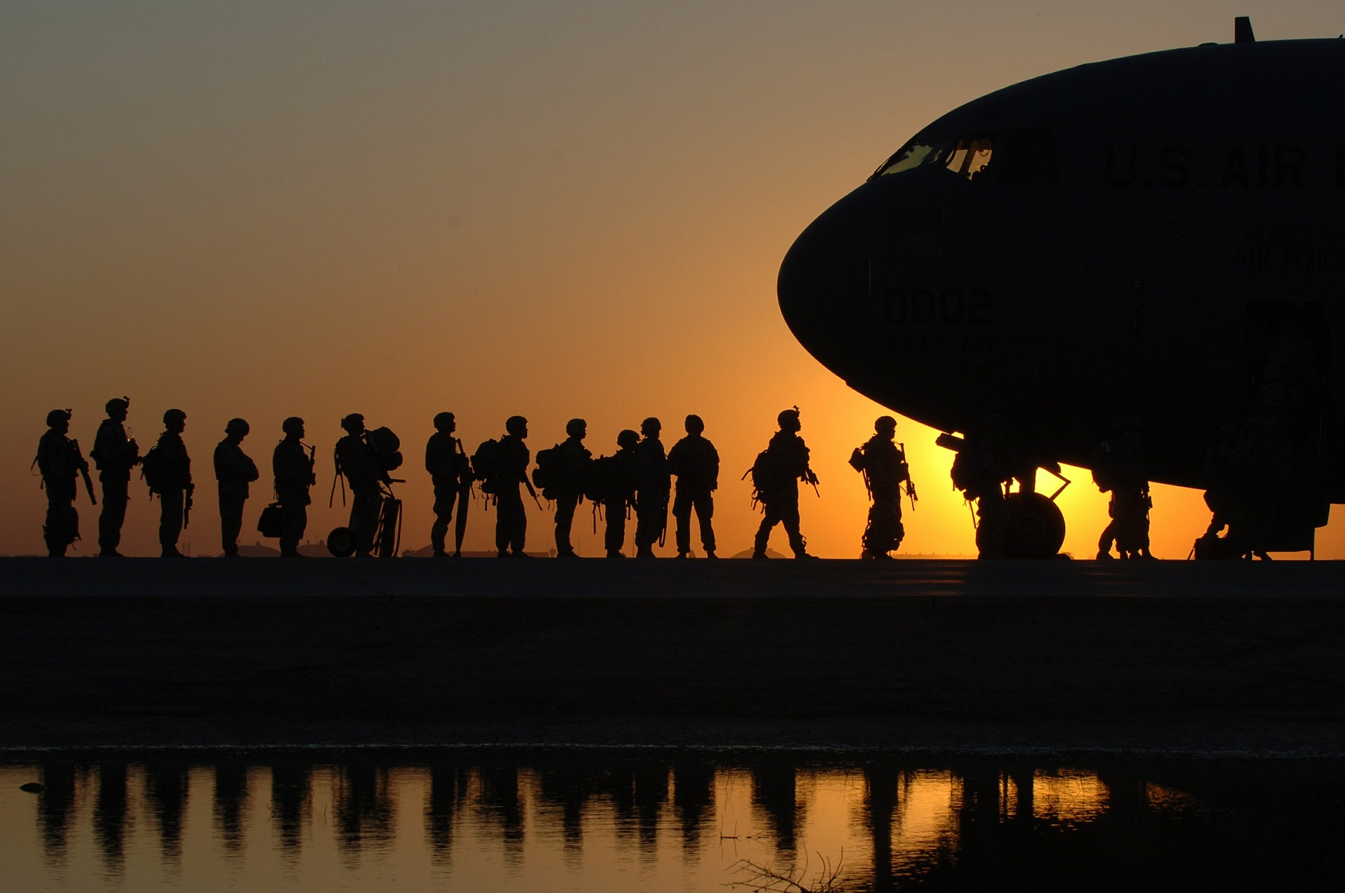Us Army Soldiers ( skeeze )