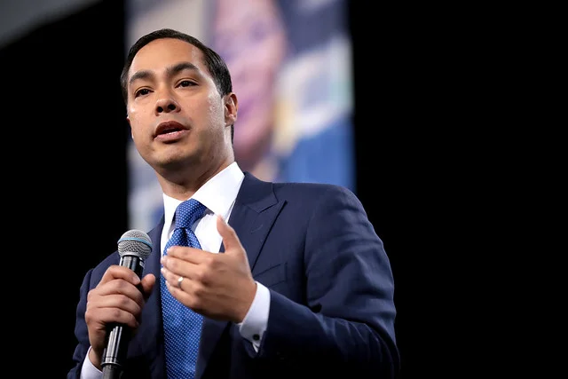 Julián Castro speaks truth-to-power in video tweeted to Trump’s account ( Gage Skidmore )