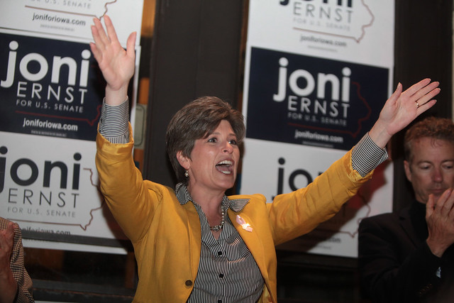 Joni Ernst ( Gage Skidmore )