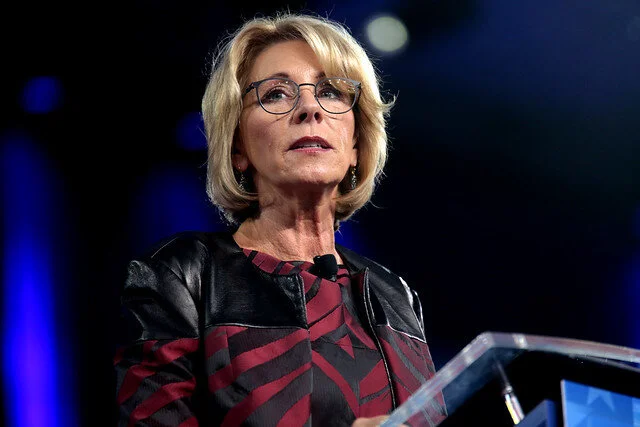 Betsy DeVos ( Gage Skidmore )