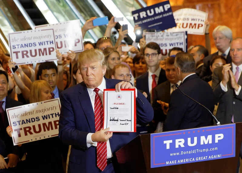 Donald Trump Signs The Pledge ( Michael Vadon )