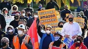 Bernie Sanders Fires Up the Union Drive at the Bessemer, Alabama, Amazon Sorting Facility. Voting Ends on Monday.