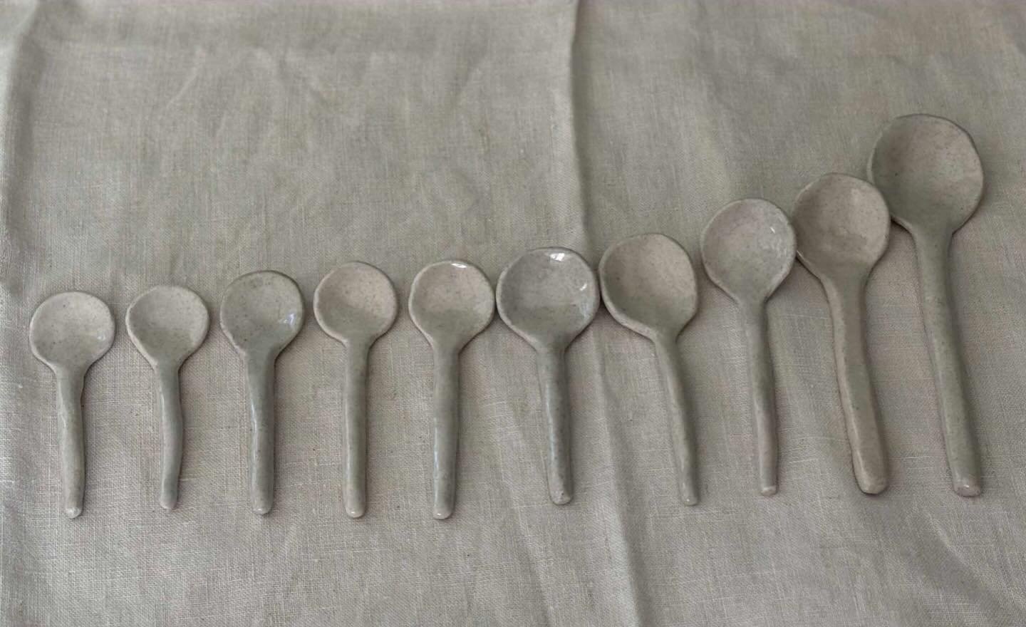 How gorgeous are these handmade spoons from @foxfarmceramics ?! 😍

Add a handmade touch to your current tea ritual. These ceramic spoons are perfect for scooping your tea from the bag to your infuser or teapot. 🫖 

Now in our online shop!