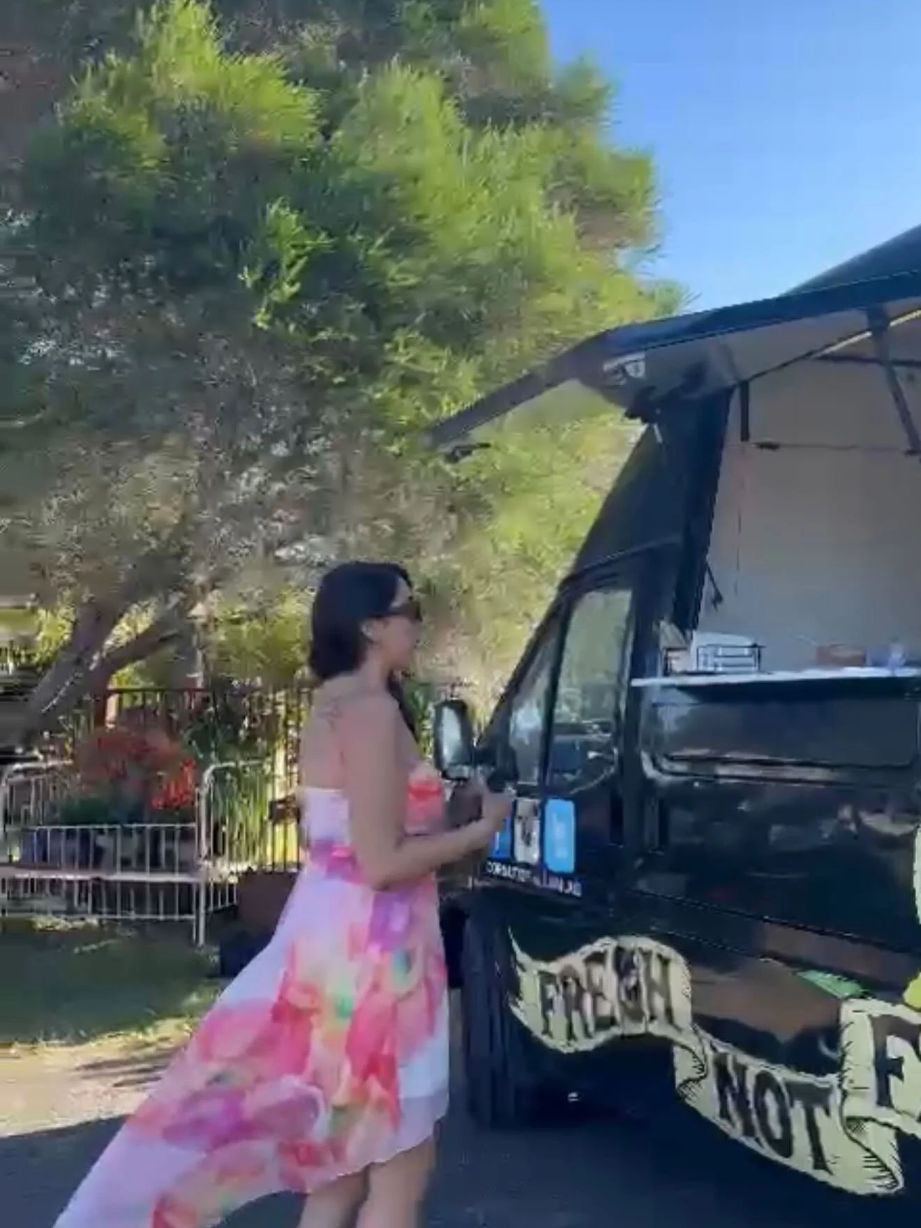 Fresh from our grill to your hands in minutes.. Real food, real smiles, great events 🌮✨
#tacotruck #melbournecatering #mexicanfood #Mobilecatering #foodtruck