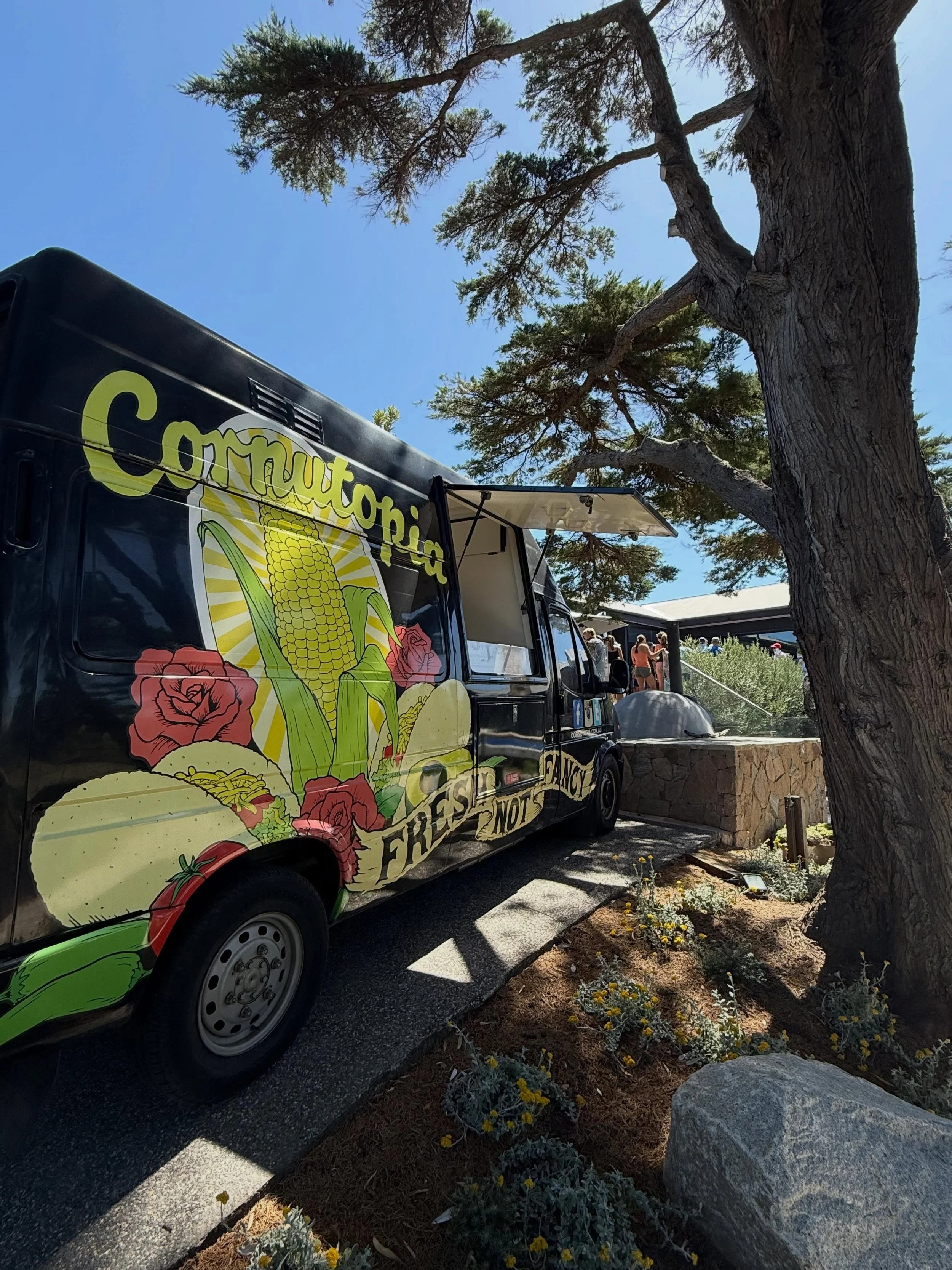 Yes, we do house calls. 🌽 Private events, corporate functions, whatever the occasion, we&rsquo;ll bring the food truck to you.

#privateparty #corporateevents #foodtruck #tacotruck #mexicanfood