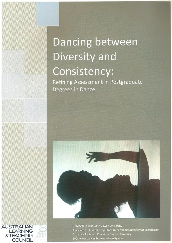 Dancing between Diversity and Consistency