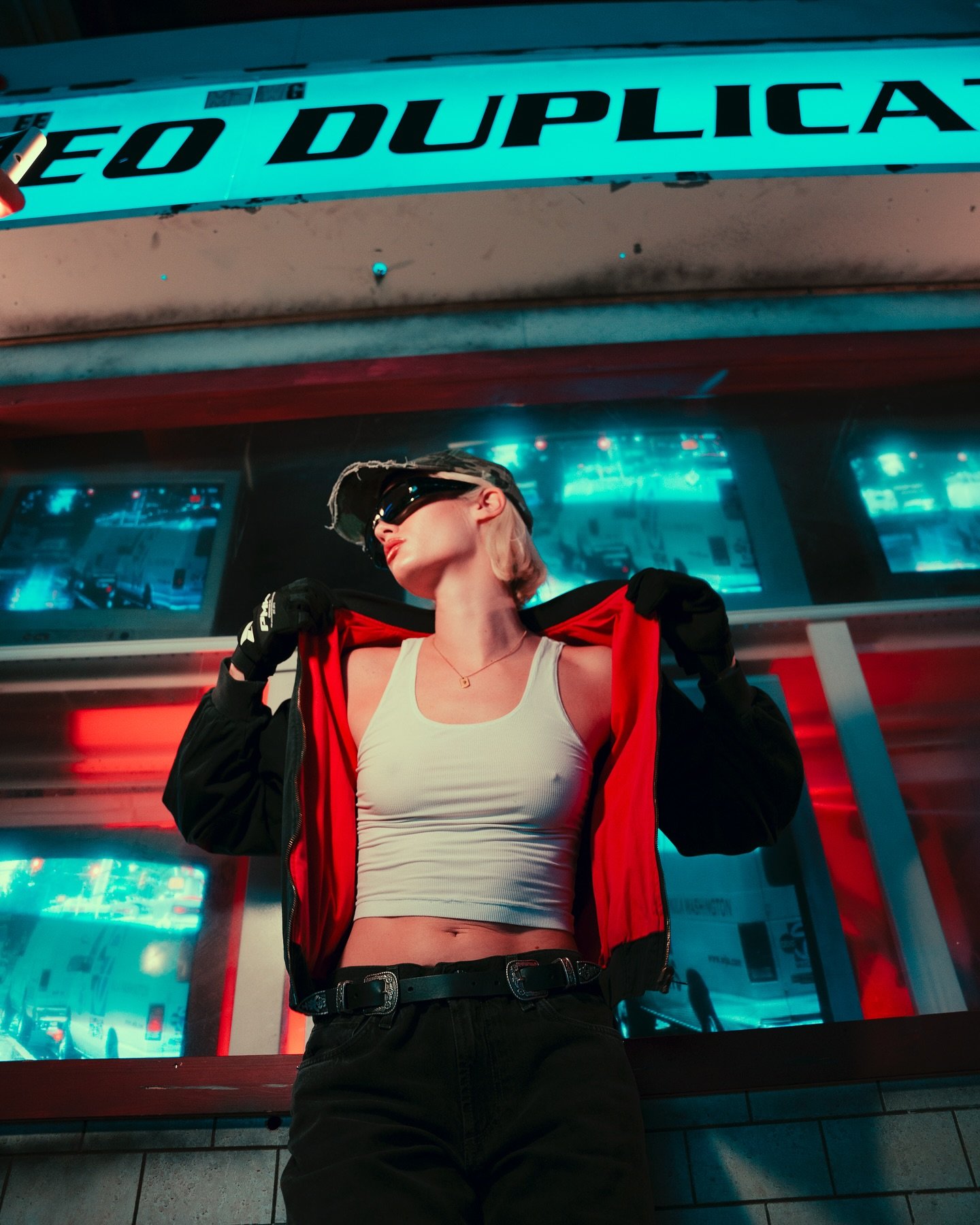 some more photos I shot of @hayleemack from the @viltrox.us workshop! Have been looking foward to sharing these!

#cinematicphotography #photography #portraitphotography #moodyphotography #losangelesphotographer #cyberpunkphotography