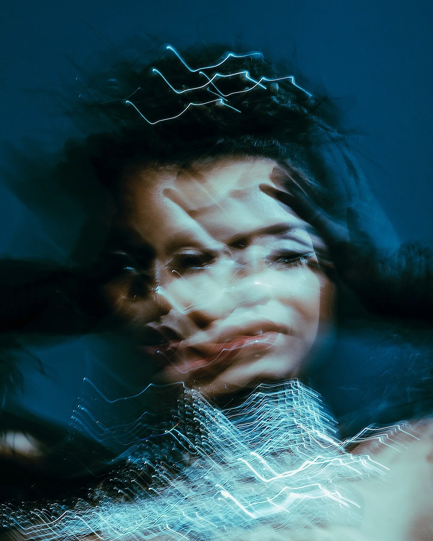 Testing out some slow shutter portraits on the new @sigmaphoto ART 135mm F1.8 DG HSM lens with @phoenix.fireflow at @lindsphoto workshop! 

#sigmaphoto #slowshutterspeed #creativeportaits #portraitphotography