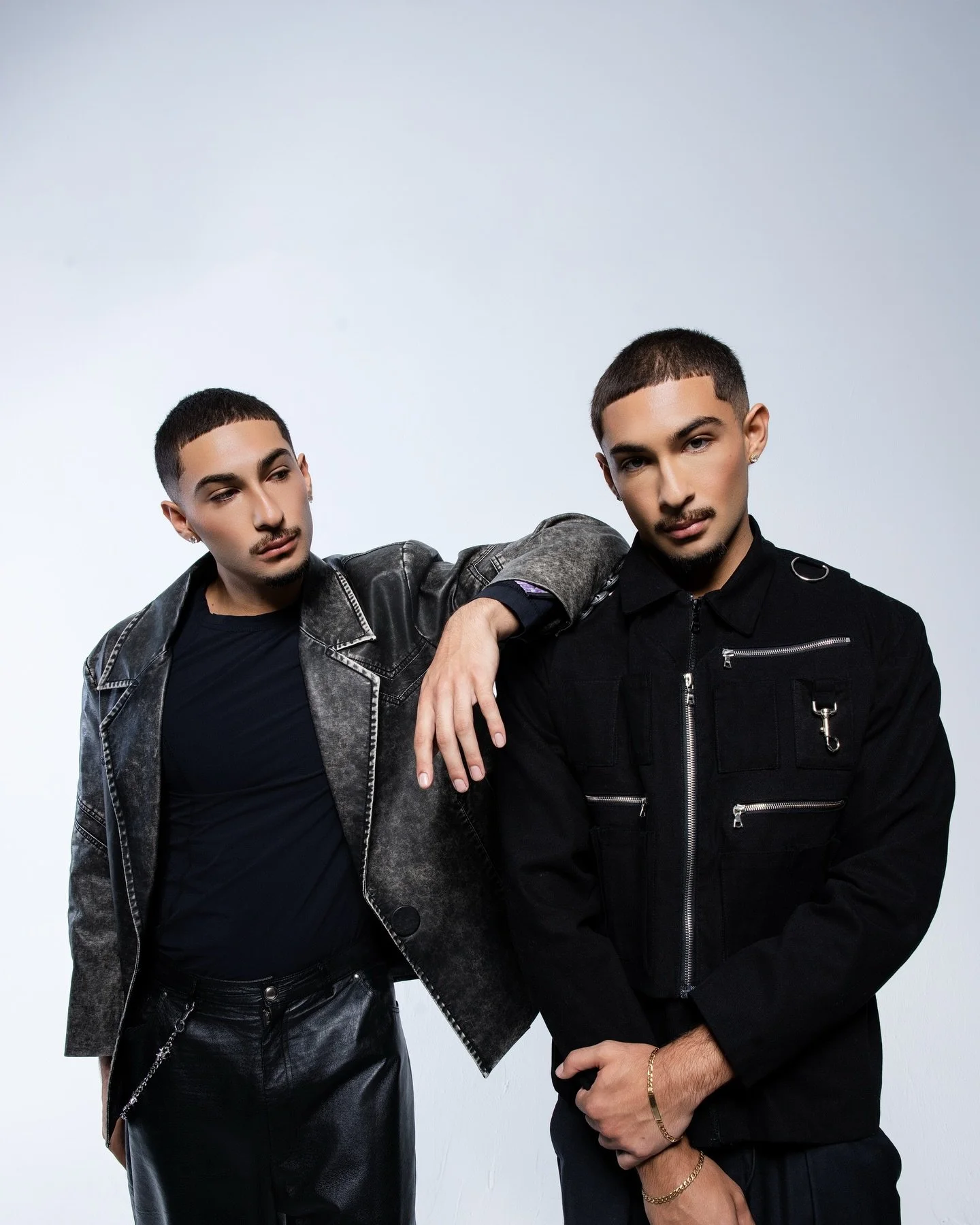 @lil_.izzyvert &amp; @lowkey.cortez shot by Chris Melegos 📸

Face &amp; Hair:@makeupby_jewels
Face:@cherinicole3
Hair: @shesserious_aly
Wardrobe:@sisa.limpson
Fashion:@lohavete @mikiosakabe @heurueh
Modeling Agency: @nextla

Shot for @era_the_magazi