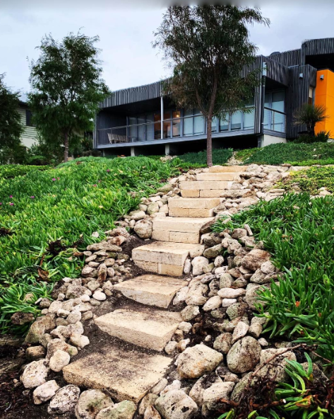 NATURAL LIMESTONE STEPS FOR PREVELLY RESIDENTIAL PROPERTY