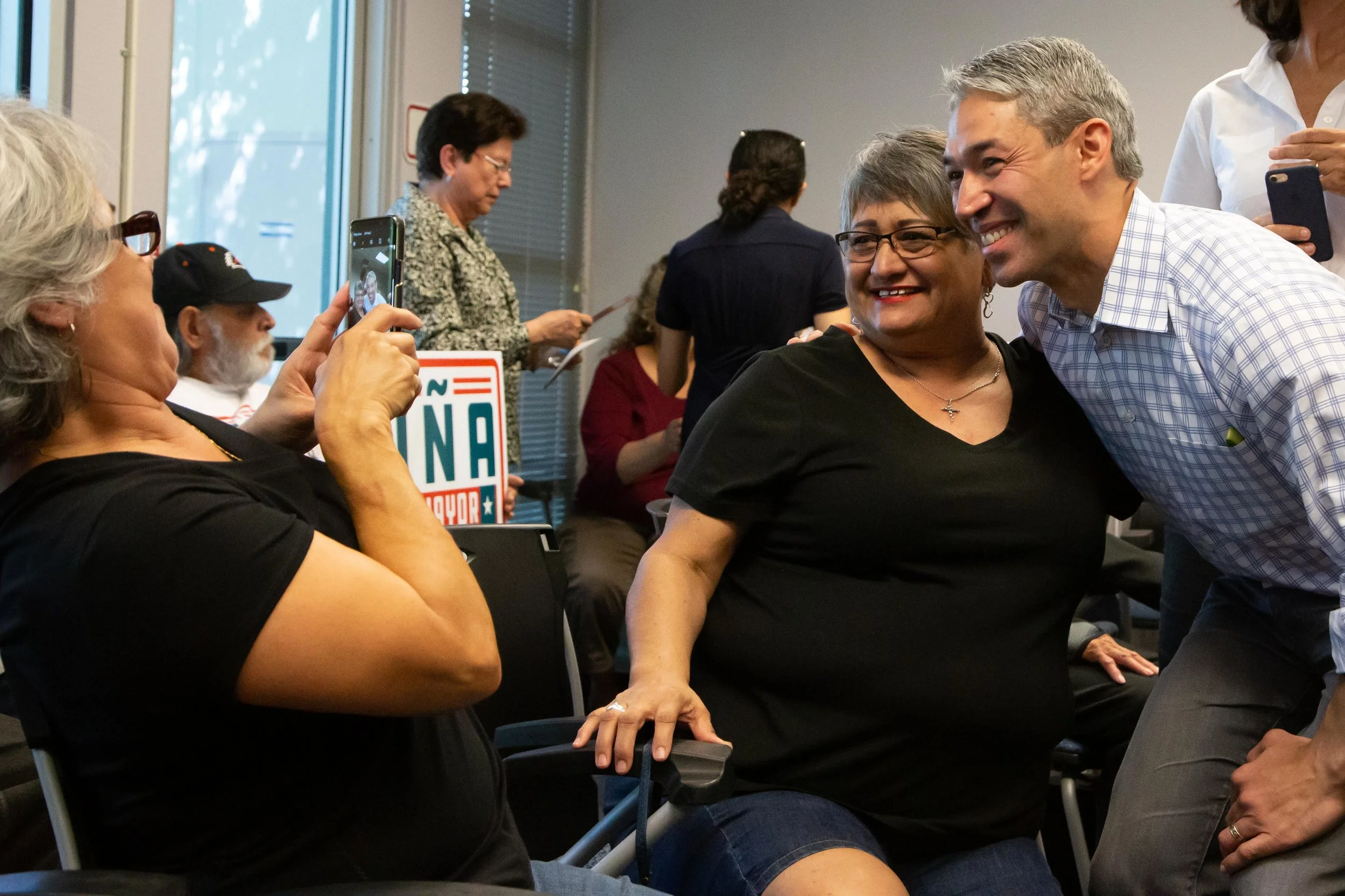 Mayor Nirenberg poses for a selfie. (Photo Credit: GA Media Productions )