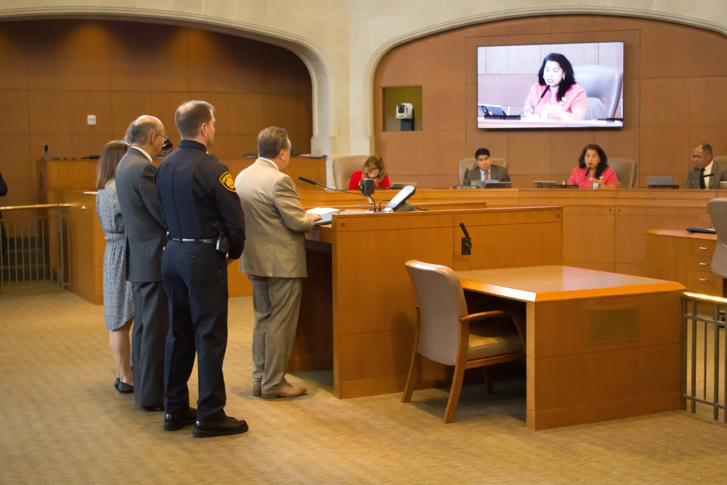 Officials answer questions about magistration. (Photo by: William Timmerman - Photographer, SA Sentinel)