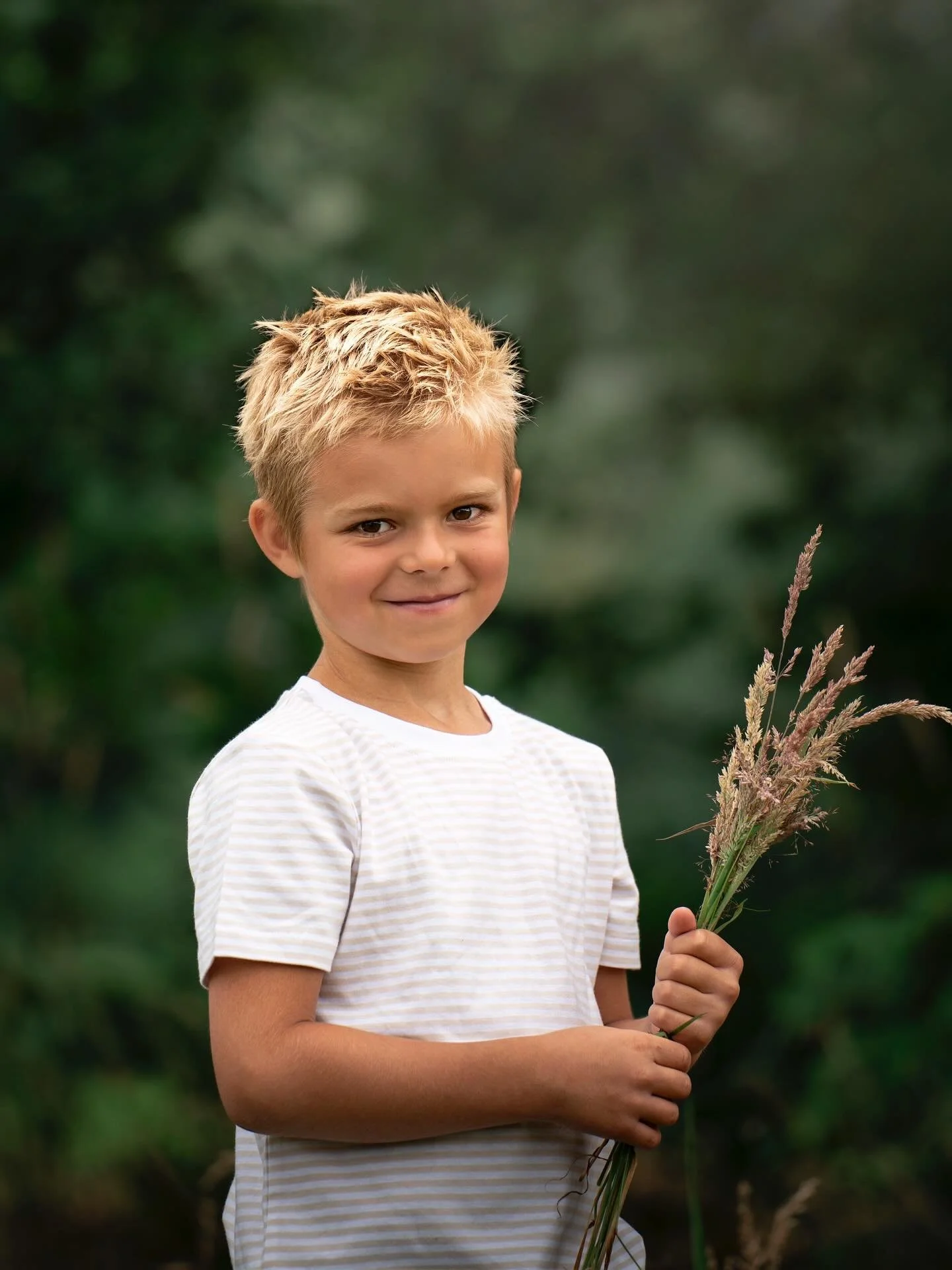 Finaste Noah - storebror til Naia og Daniel 🍃&thinsp;
&thinsp;
&thinsp;
&thinsp;
#s&oslash;skenfoto #s&oslash;skenfotografering #barnefoto #barnefotogragering #childrenphotography #norge #norway #utefoto #utefotograf #fotografsauda #sauda #fotografr