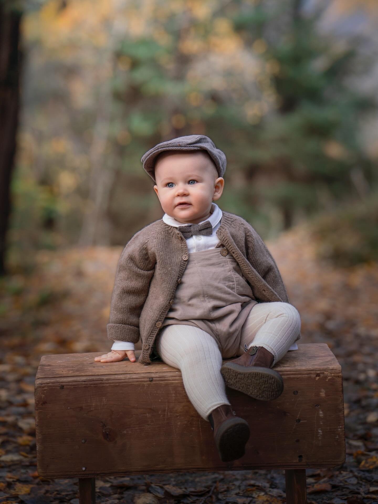 1 &aring;r - denne alderen her alts&aring; 🥹 S&aring;&aring;&aring; s&oslash;t 😍 &thinsp;
&thinsp;
Med vakre nostalgiske og tidlause kl&aelig;r som gir ein f&oslash;lelse av ro. &thinsp;
&thinsp;
&thinsp;
&thinsp;
&thinsp;
&thinsp;
#familiefoto #fa