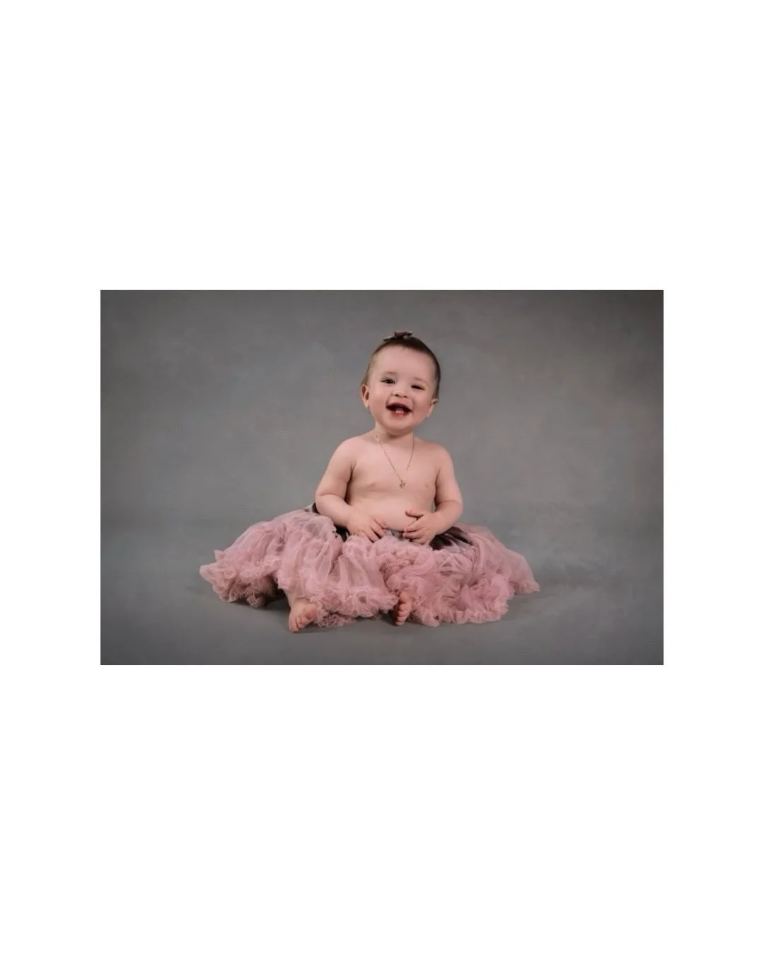 Eg heid p&aring; &aring; bygge opp ein liten garderobe med klede som kan l&aring;nast under fotografering hos meg ✨

Samlinga er ikkje s&aring; stor enda &ndash; men dette tyllskj&oslash;rtet er n&aring; ein del av den, og kan l&aring;nast om du &osl