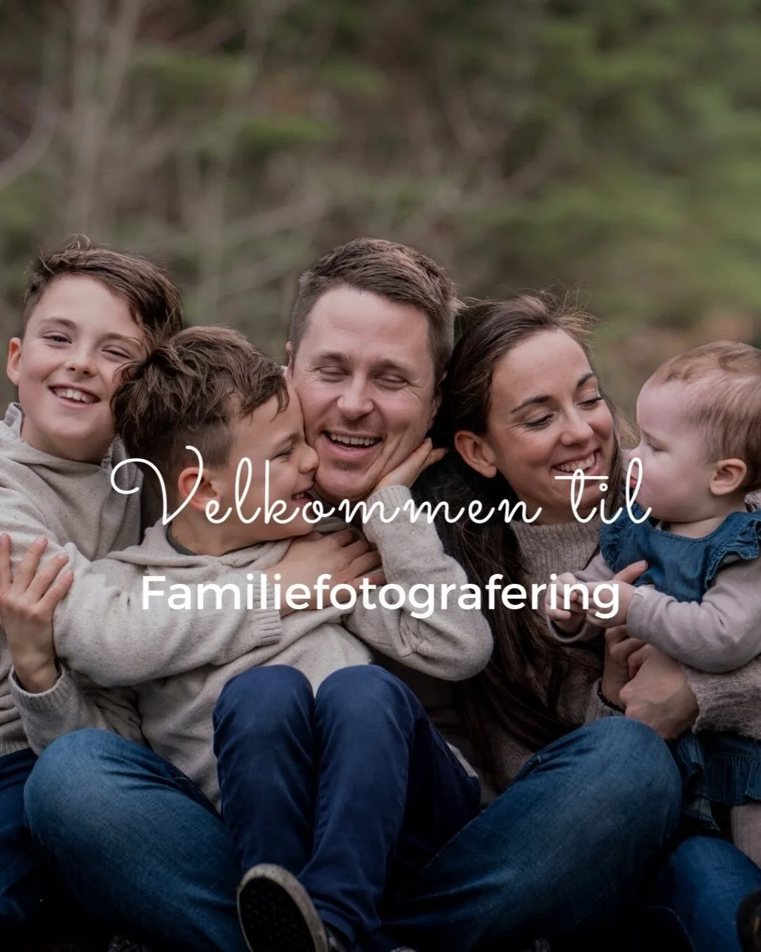 Du og din familie er veldig velkommen til familie- eller storfamiliefotografering hos meg 🤗

Om du planlegg ei familiefotografering (ute eller inne i studio) er det lurt &aring; ta kontakt i god tid. Dei mest popul&aelig;re tidene blir fort fylte op