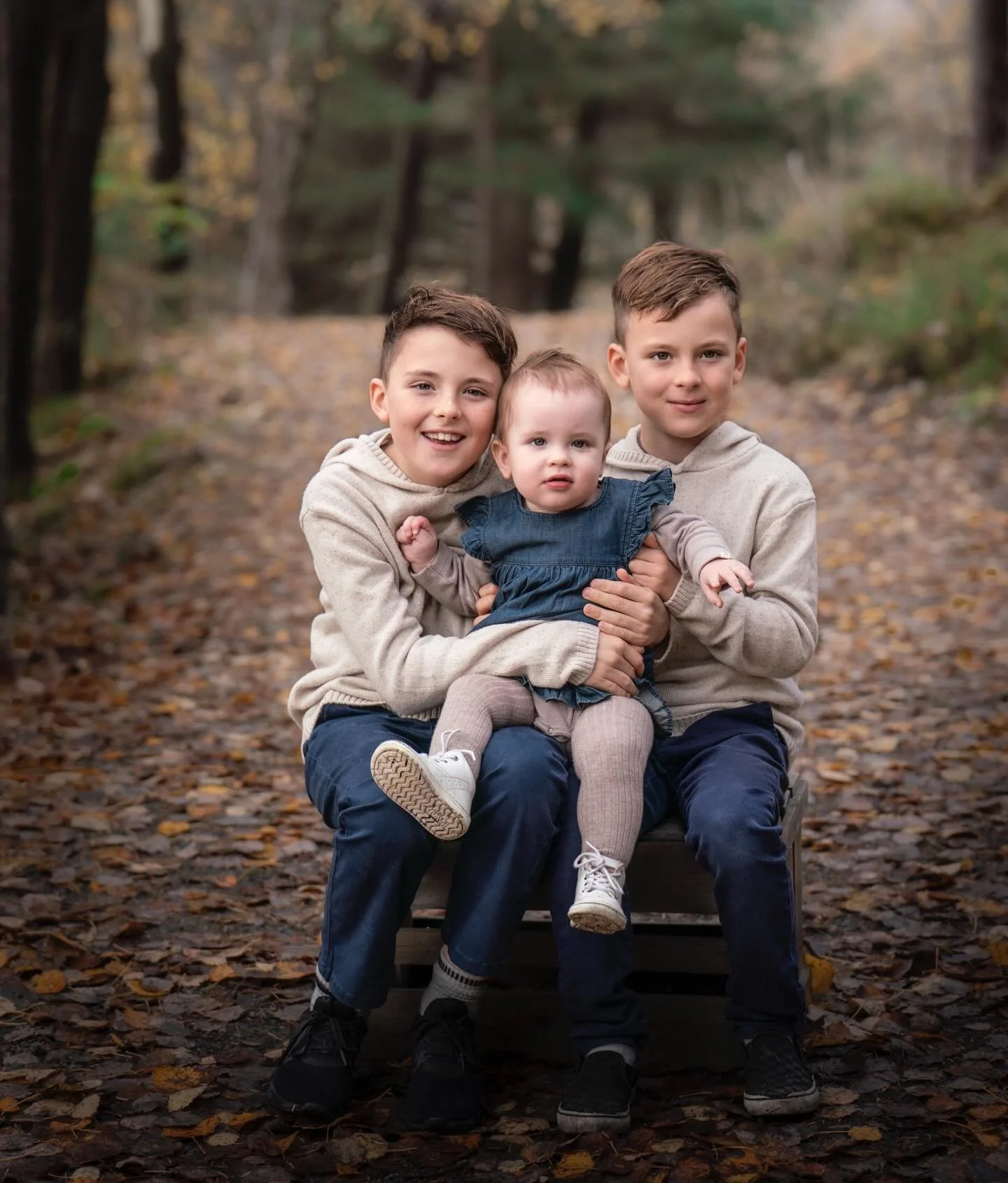 Fine gjengen 😍 S&oslash;skenfotografering ute p&aring; ein flott haustdag 🍂

Eg har fortsatt 50 % &aring;pningstilbod p&aring; alle typar fotografering &ndash; b&aring;de i studio og ute 📸

Tilbodet gjeld i februar og mars 👌

Sj&oslash;lv om daga