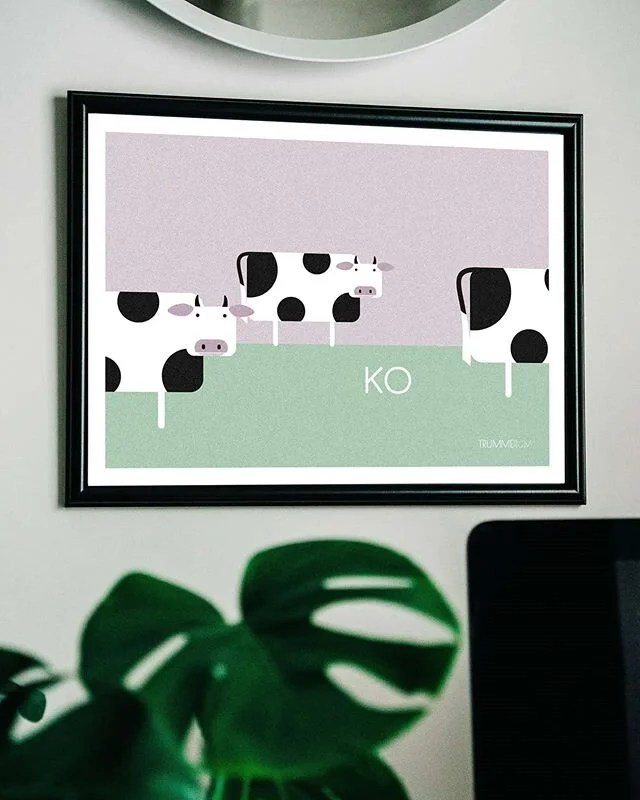 Har I v&aelig;ret ramt af sygdom derude? Her har det v&aelig;ret en st&oslash;rre tur med bl.a. influenza😷 - men nu lysner det, og rabatten ligger endelig klar p&aring; www.trummerumdesign.dk - yay🤗
🐄🐑🐖🐎🐔
Flest stemmer gik til... koen! Det udl