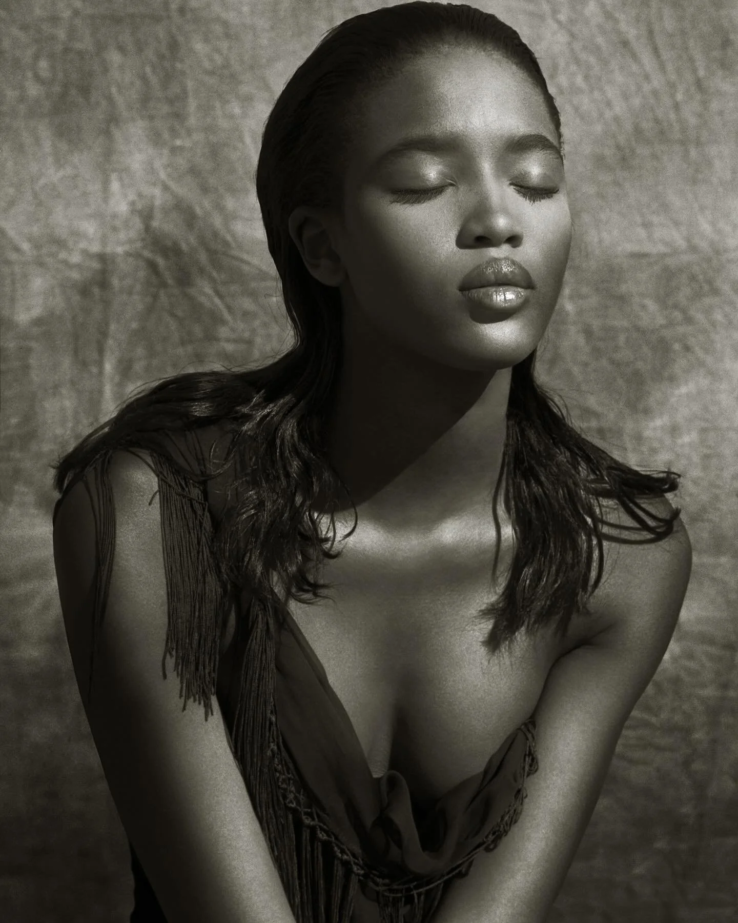 With just under two weeks to go before PAN Amsterdam starts, we can already give a preview of 5 works by Albert Watson that we have not shown in Amsterdam before. For inquiries, please email us at: info@kahmanngallery.com. @kahmann_gallery @albertwat
