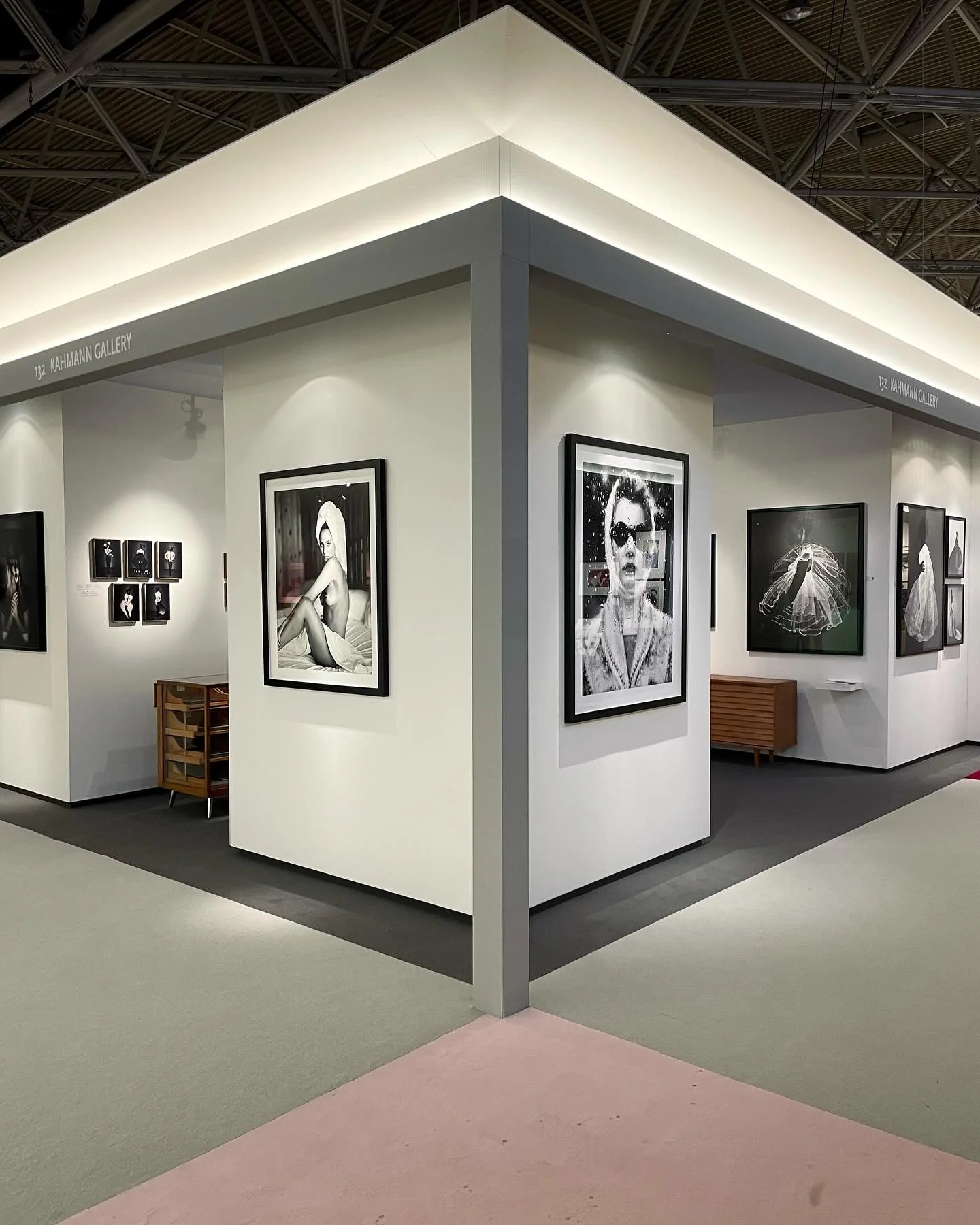 Have you visited us yet at @pan_amsterdam❣️
If not you can find us until Sunday at booth 132!

This year, we present work by @schilteportielje @paulien.dubelaar @sarapuntcom @olgawagemans @ninahauben @neeltje_devries @ashaswillens @albertwatsonphotog