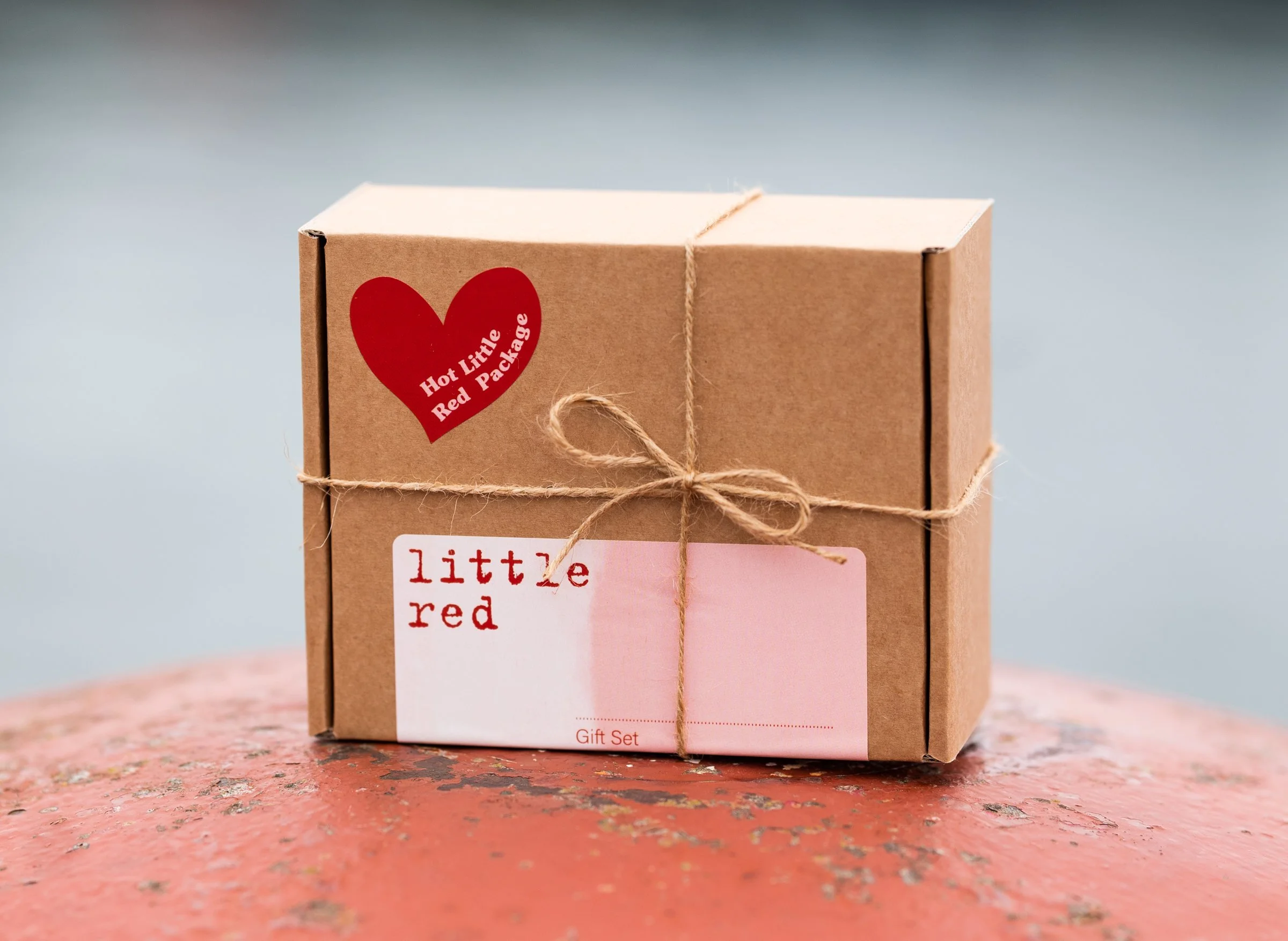 gift set red bollard.jpg