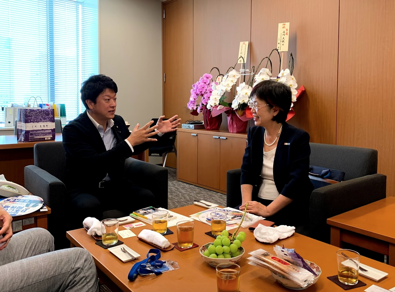 Taiga Ishikawa of Japan (left) meets with Yu Mei-Nu of Taiwan (right). © Global Equality Caucus