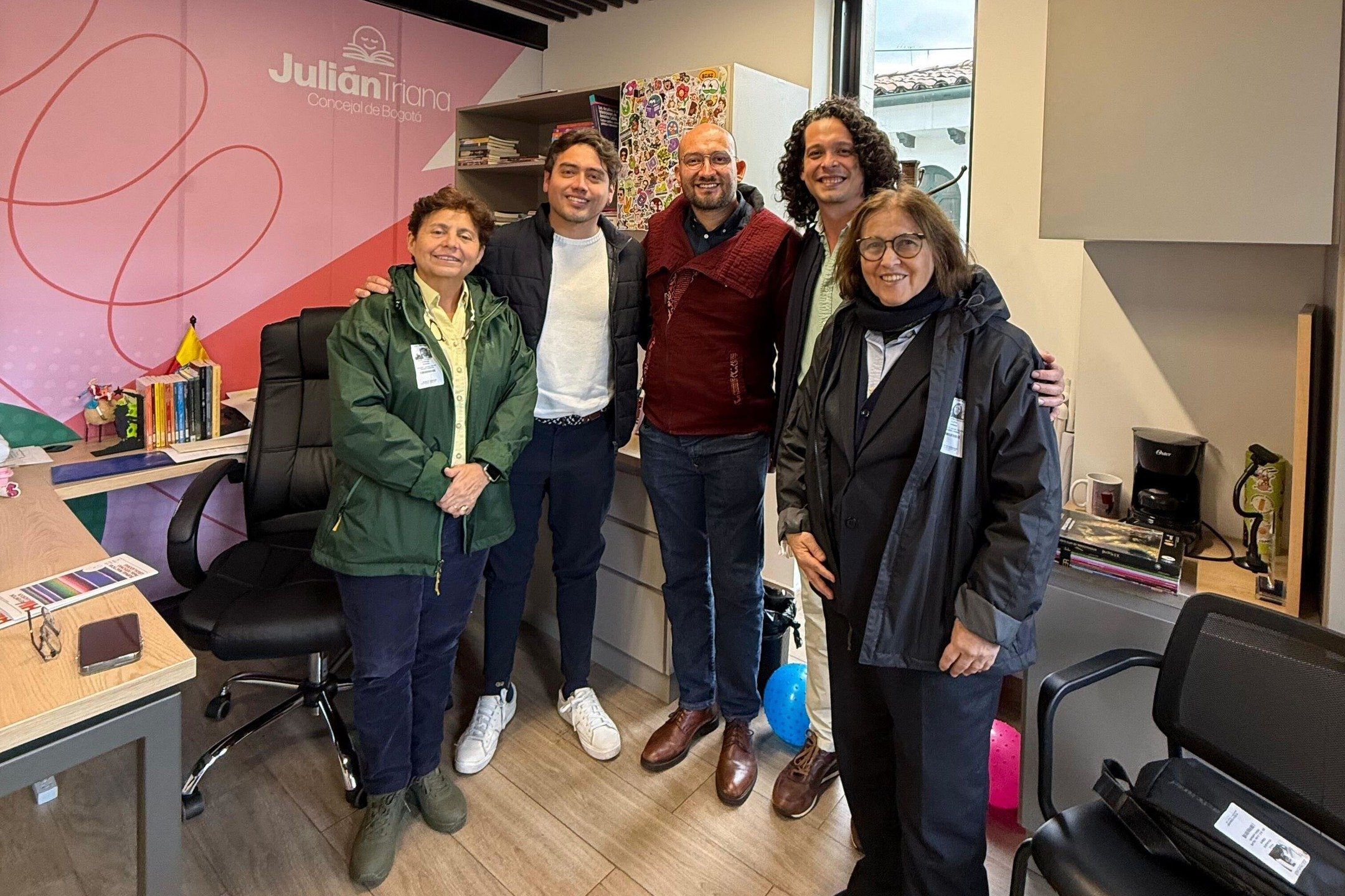 We visited the Bogotá City Council in Colombia to meet with Councilmember @trianavjuli, a committed ally of the LGBT+ community. Together with GEC champions @suselparedespique and @temistoclesvillanuevaramos, we shared the HIV Prevention Handb