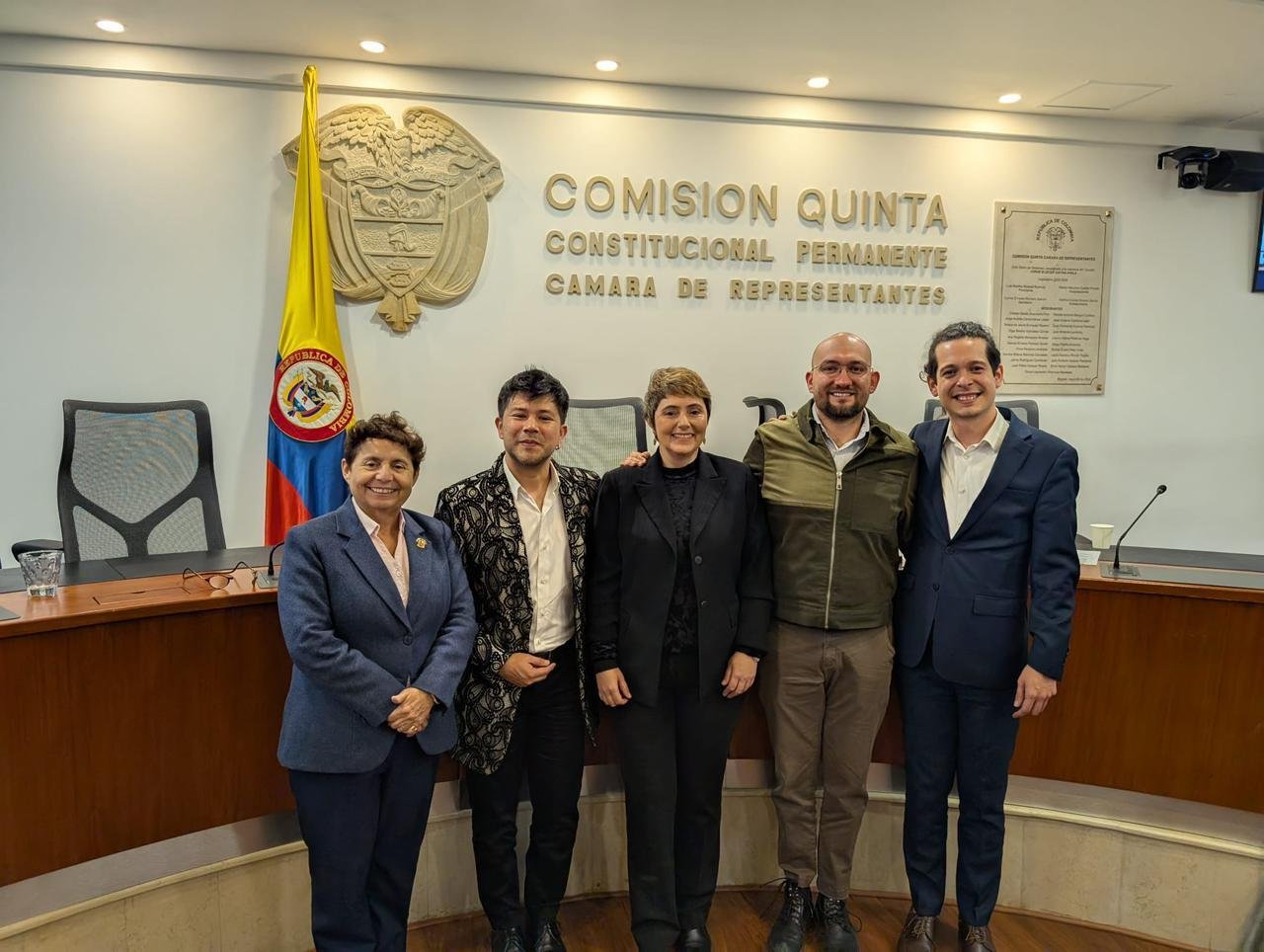 At the Colombian House of Representatives, we met with GEC members, Representatives @andrescancimance and @carogirabo, Peruvian Congresswoman @suselparedespique, and @temistoclesvillanuevaramos to present the Latin American edition of our HIV Prevent