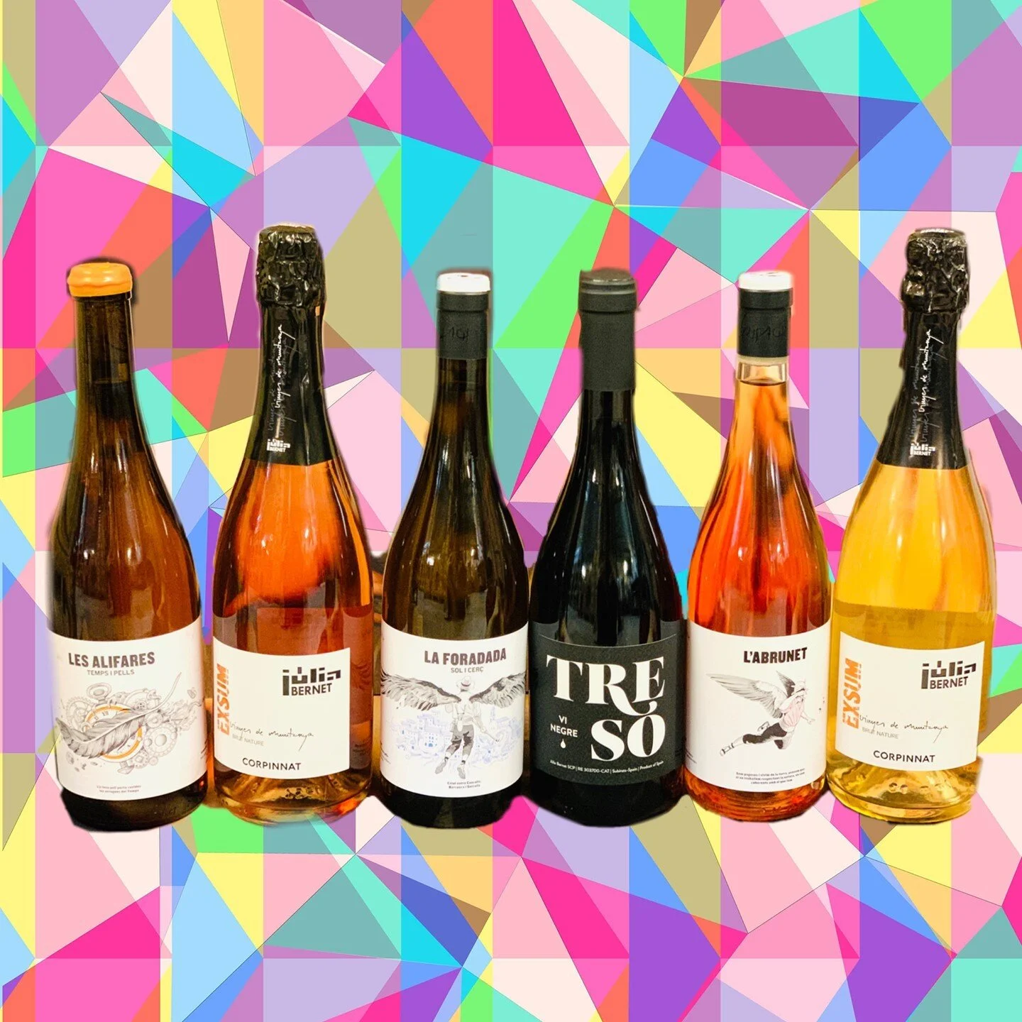 today with you &quot;The Catalunya 6pack&quot;⁠
Enjoy a mix of wines from 2 different winemakers (Celler Frisach and Julia Bernet from this wonderful Mediterranean wine area⁠
- Xare-llo , ⁠
-Grenache, and Pinot Noir! ⁠
⁠
Two sparkling wines, one rose