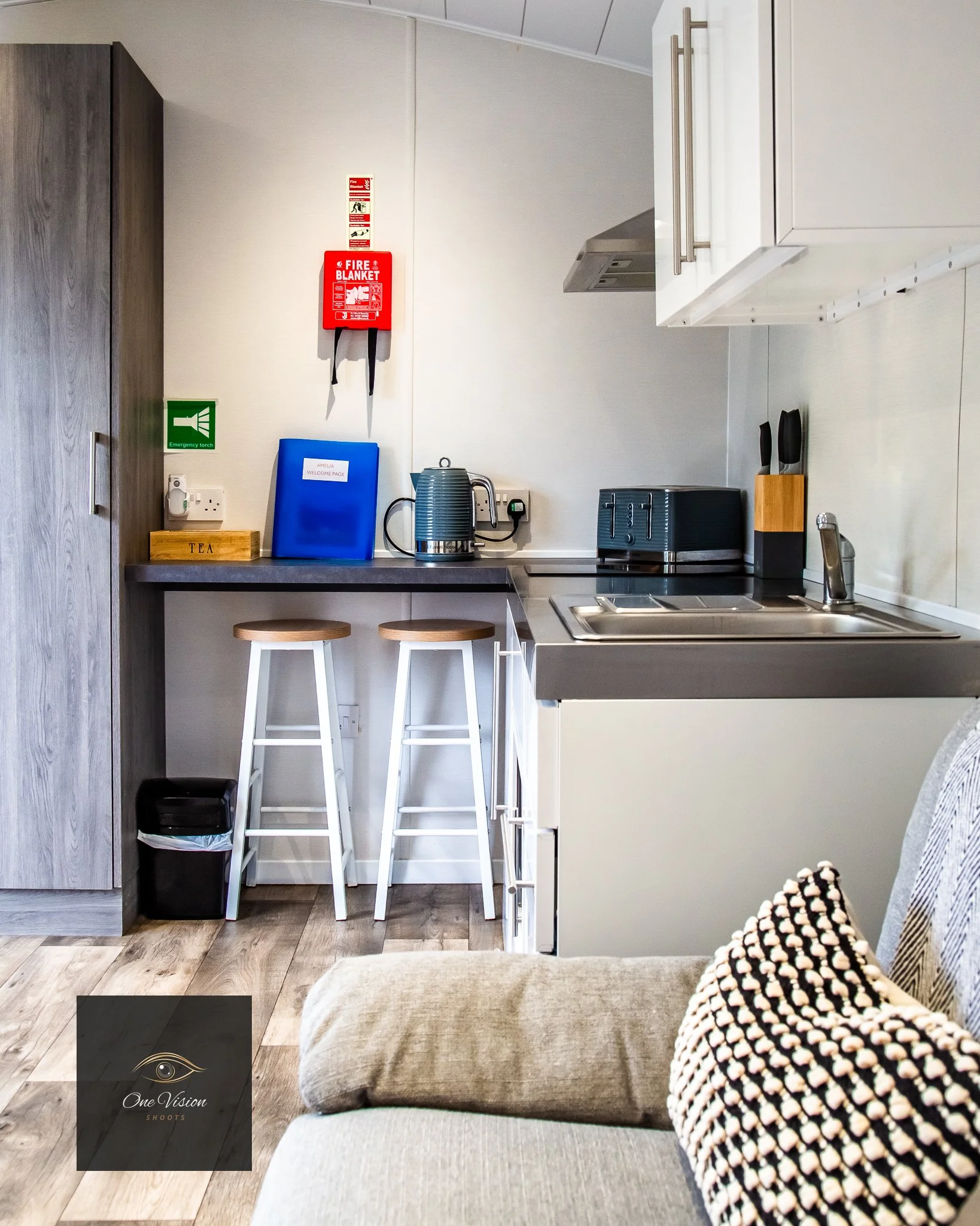 Lee Valley Dobbs Weir, The Amelia, Kitchen Area .jpg