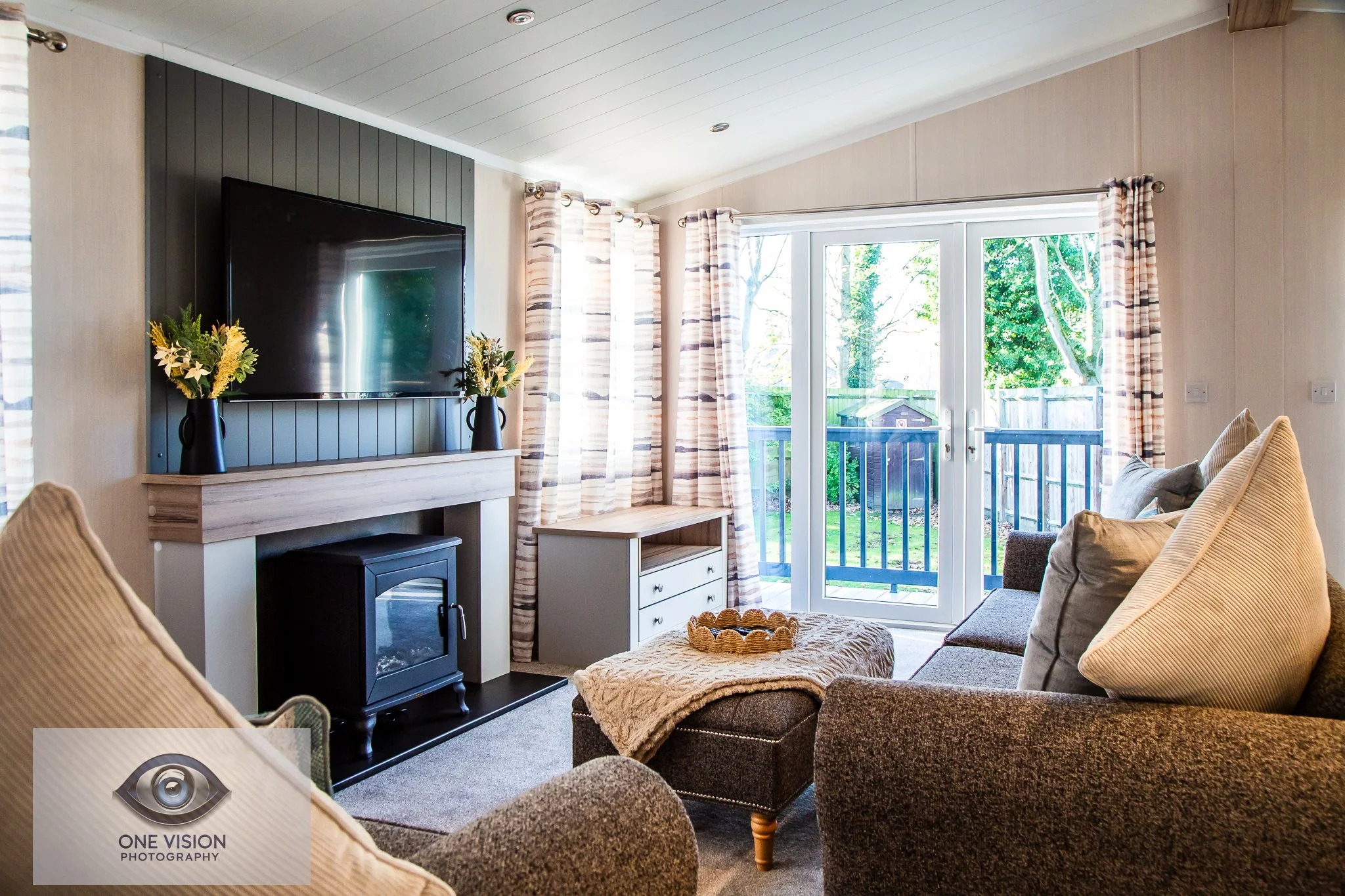 Lee View Lodge, Lounge.jpg